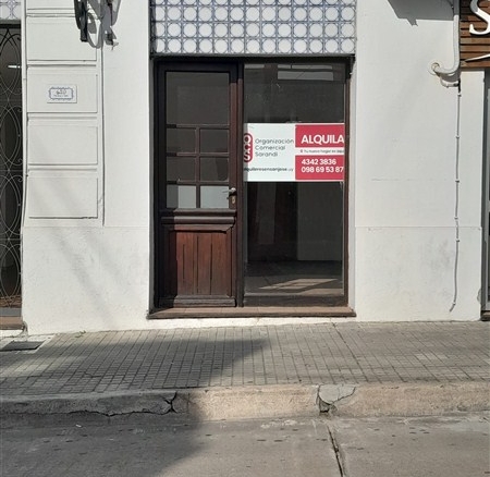 Local Comercial – Treinta y Tres N° 620 loc. 3 entre Bengoa y 18 de Julio