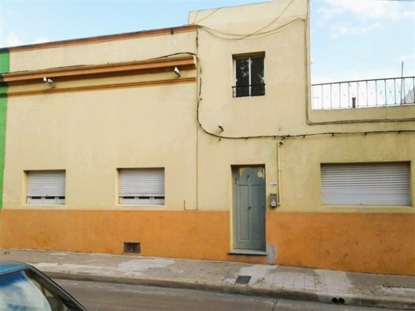 Casa – 18 de Julio N° 346 entre Espinola y Figueroa