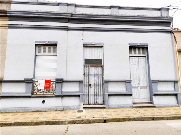 Casa – Rincón N° 710 entre Zorrilla y Batlle Berres