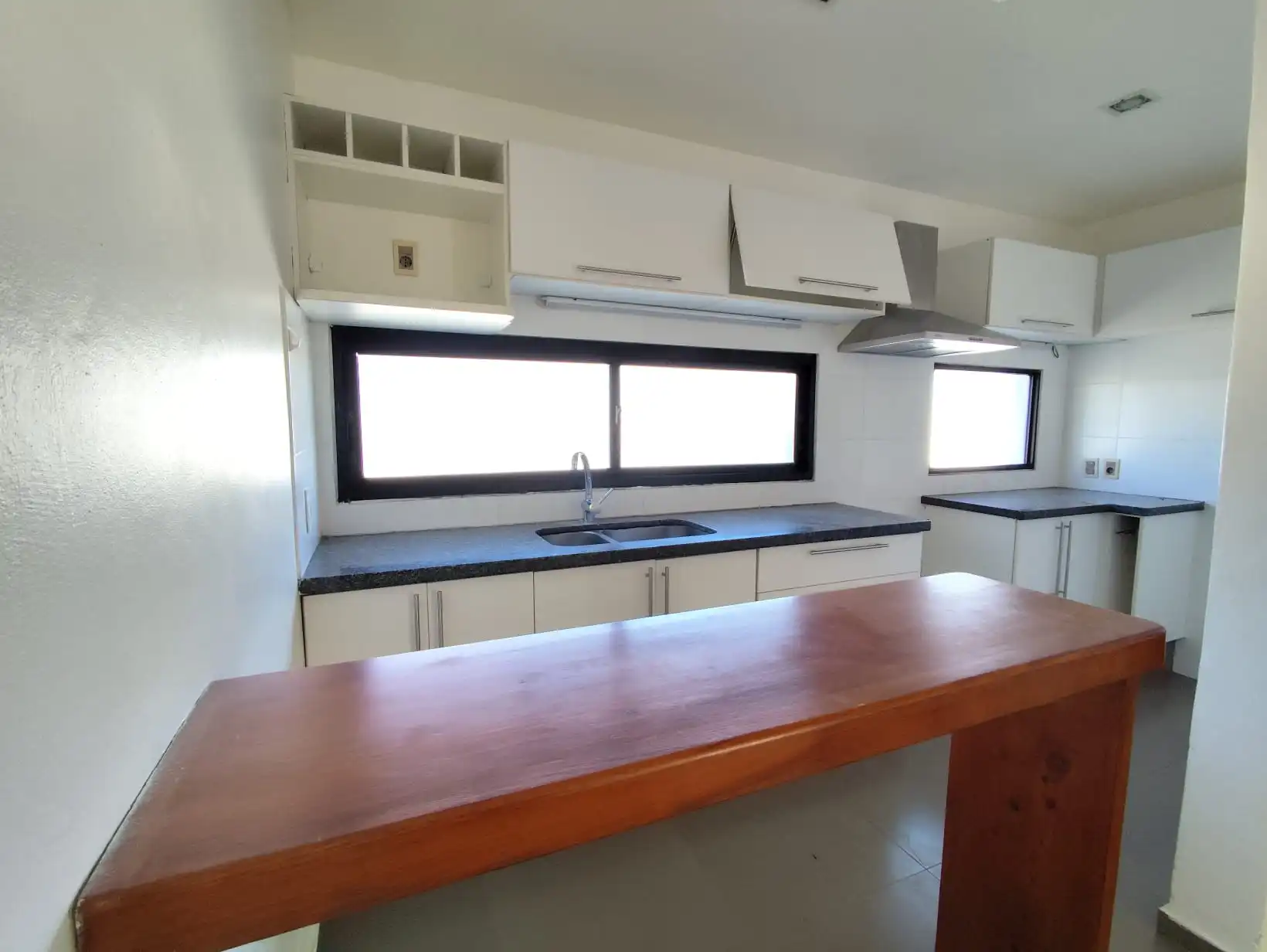 Apartamento – Treinta y Tres N° 742 Apto. 1 entre Batlle Berres y Zorrilla