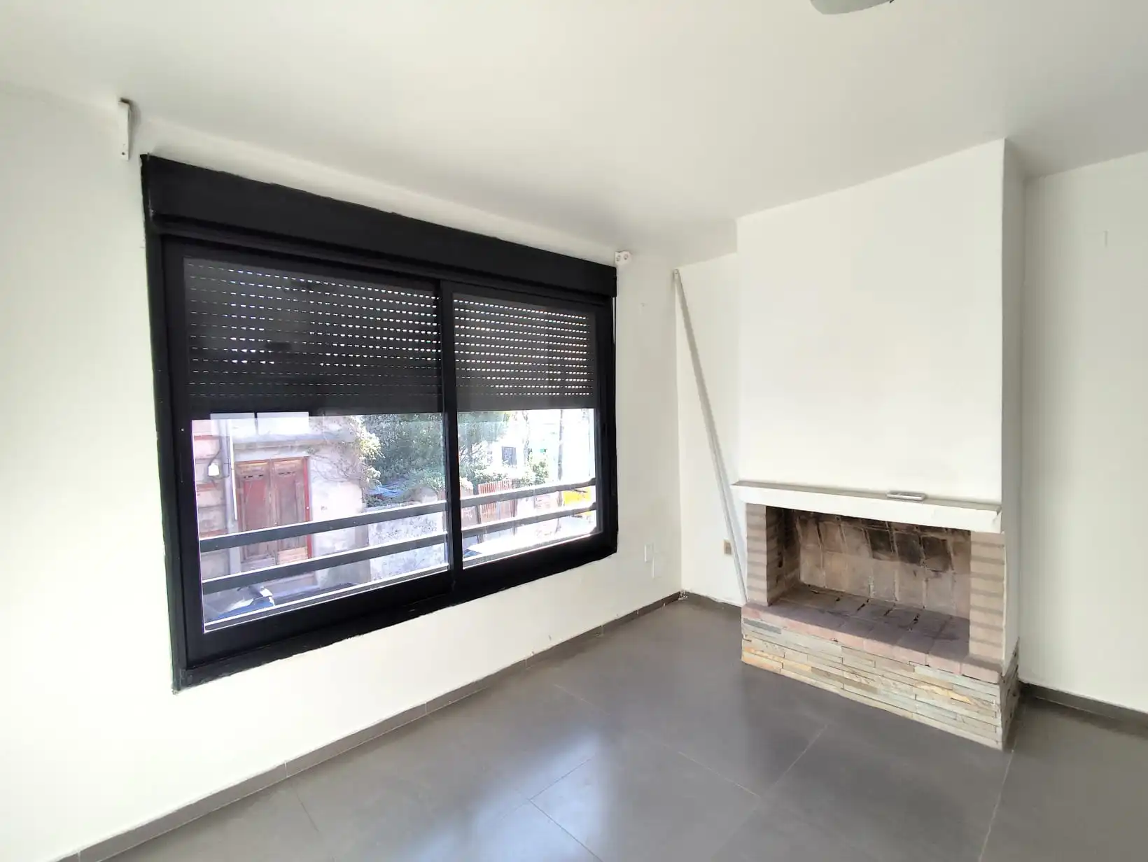 Apartamento – Treinta y Tres N° 742 Apto. 1 entre Batlle Berres y Zorrilla