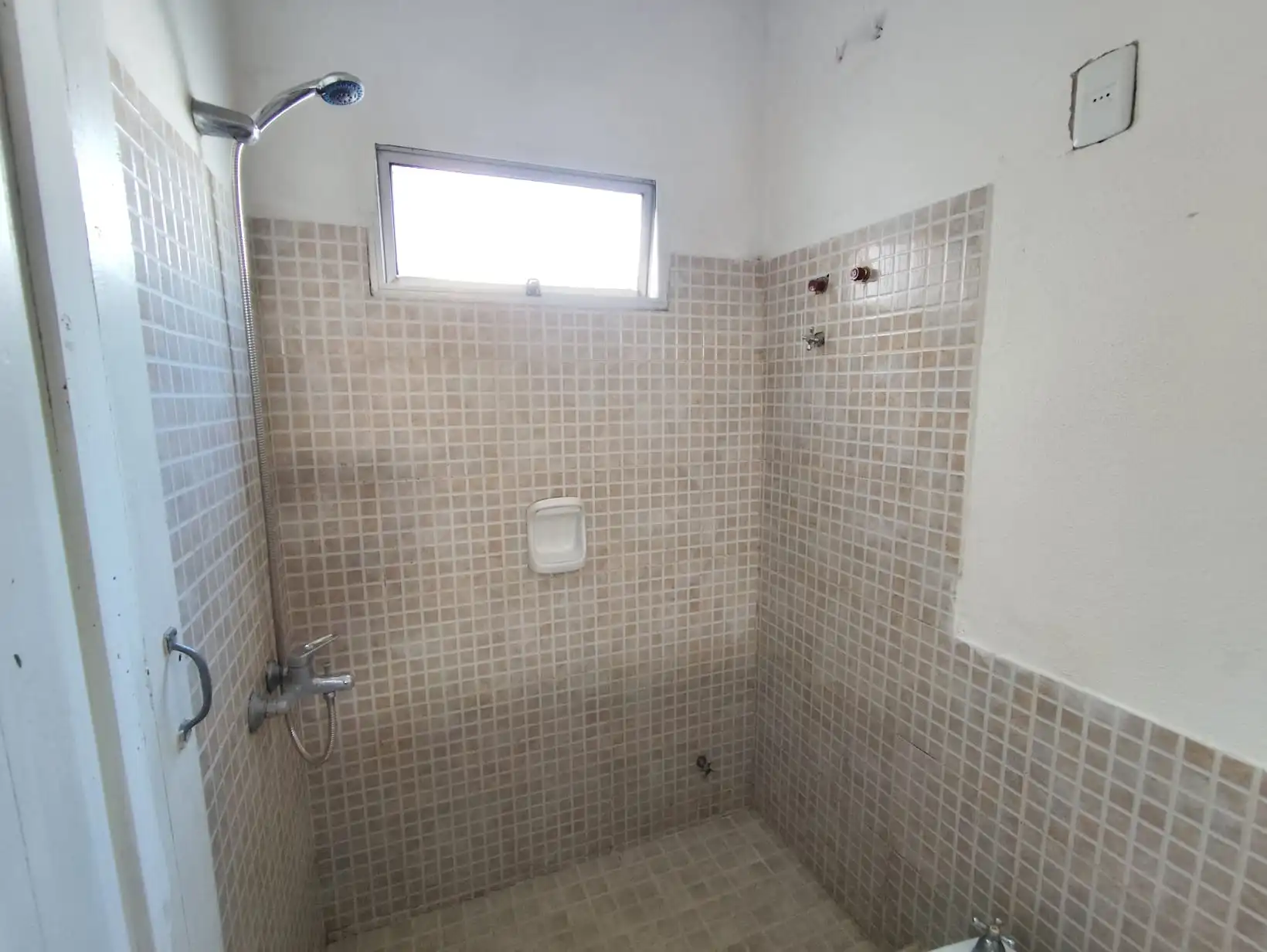 Apartamento – Espinola N° 844 al fondo entre Pbro. Bentancur y Ansina