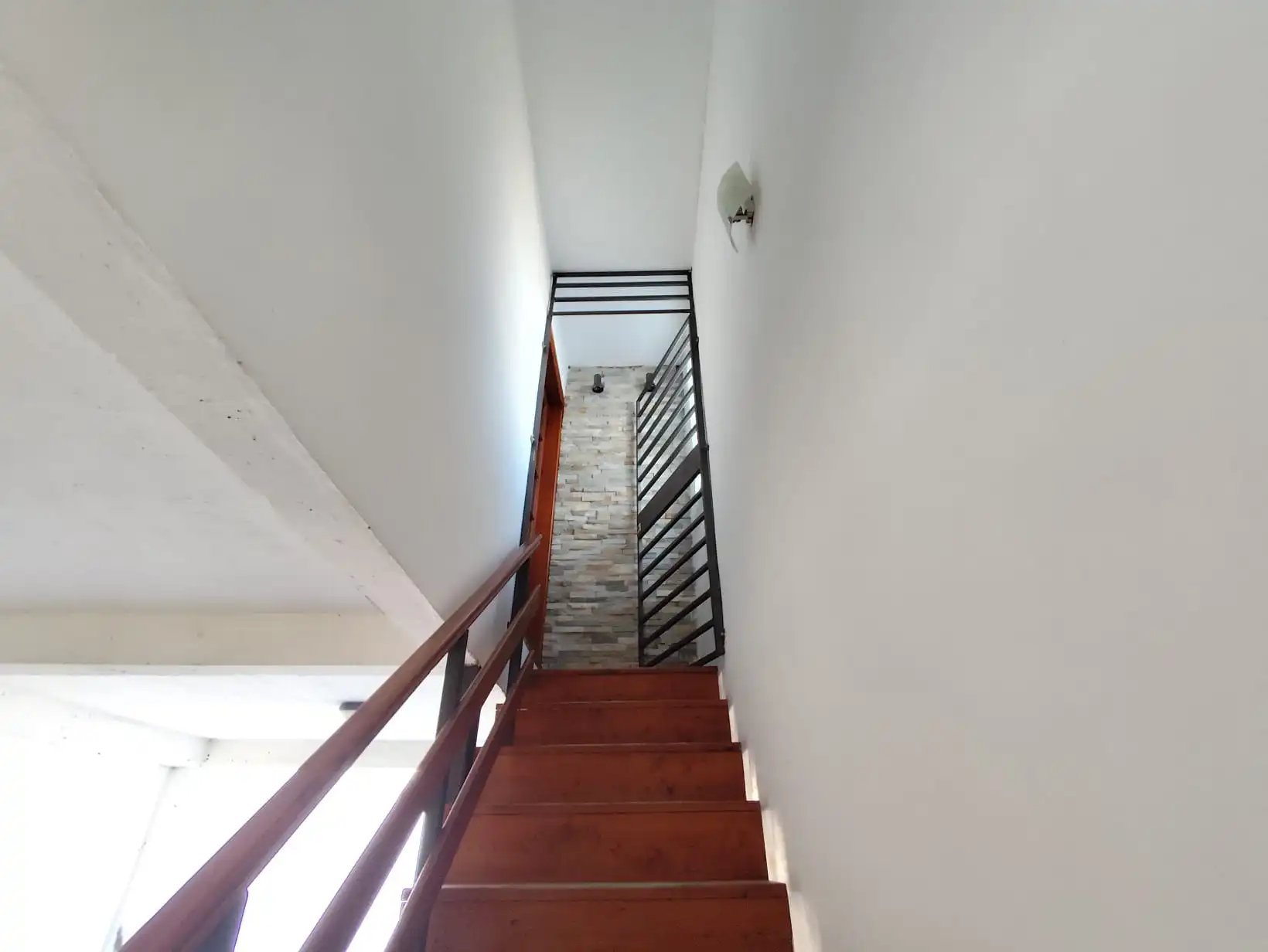 Apartamento – Treinta y Tres N° 742 Apto. 1 entre Batlle Berres y Zorrilla
