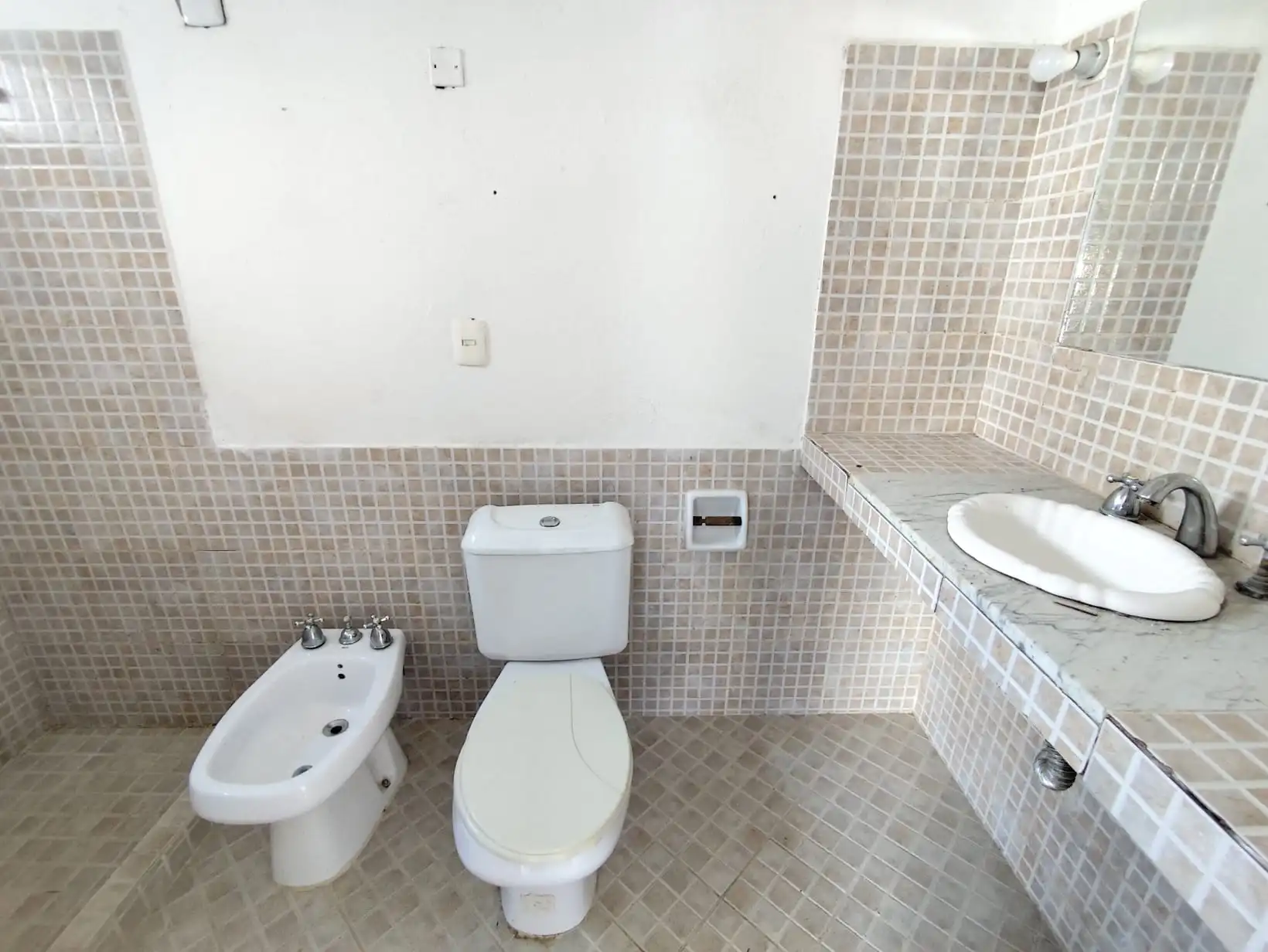 Apartamento – Espinola N° 844 al fondo entre Pbro. Bentancur y Ansina