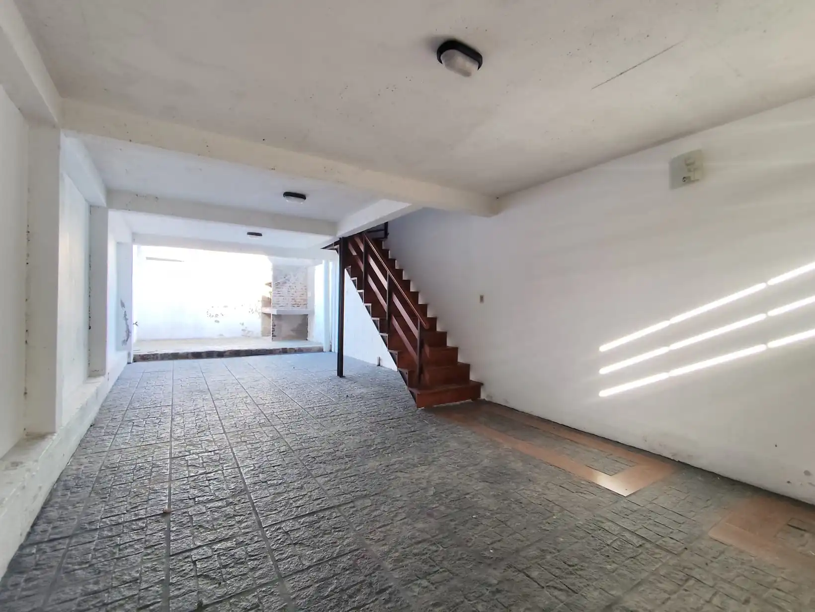 Apartamento – Treinta y Tres N° 742 Apto. 1 entre Batlle Berres y Zorrilla