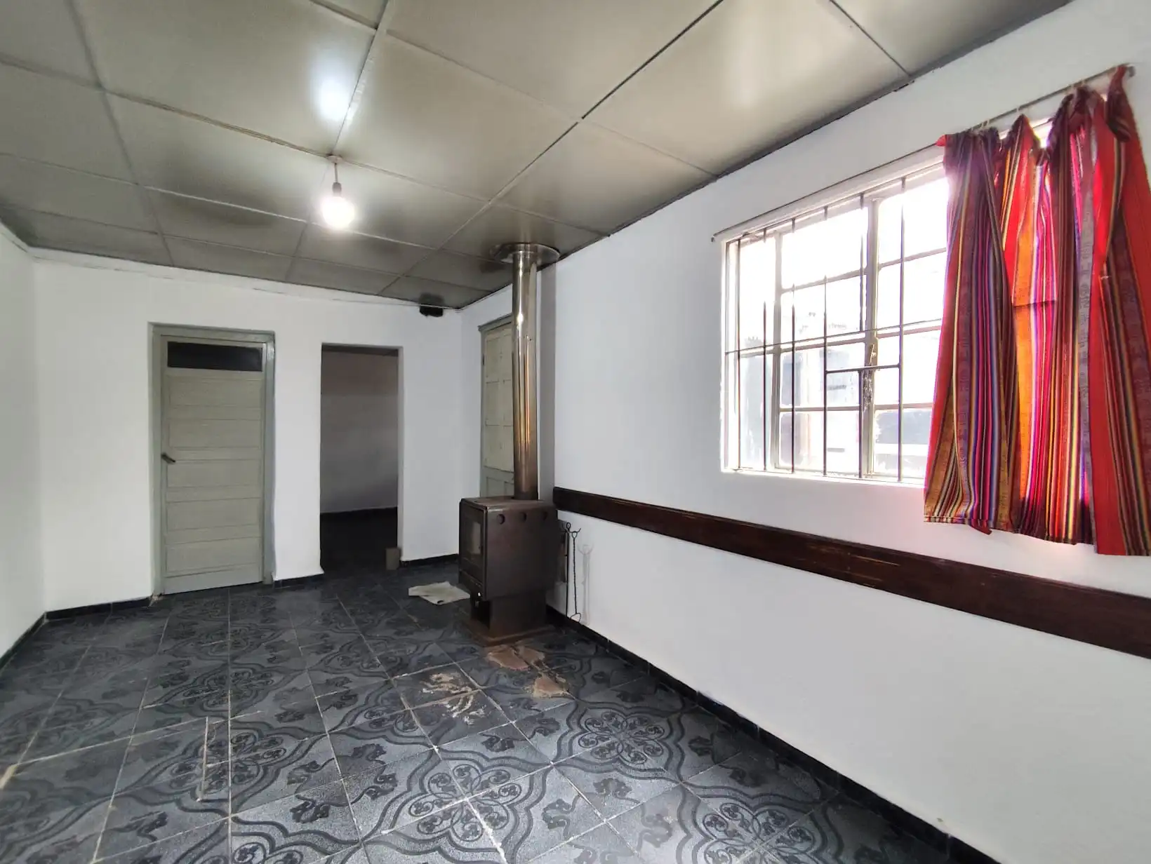 Casa – Figueroa N° 270 entre Herrera y Canaro