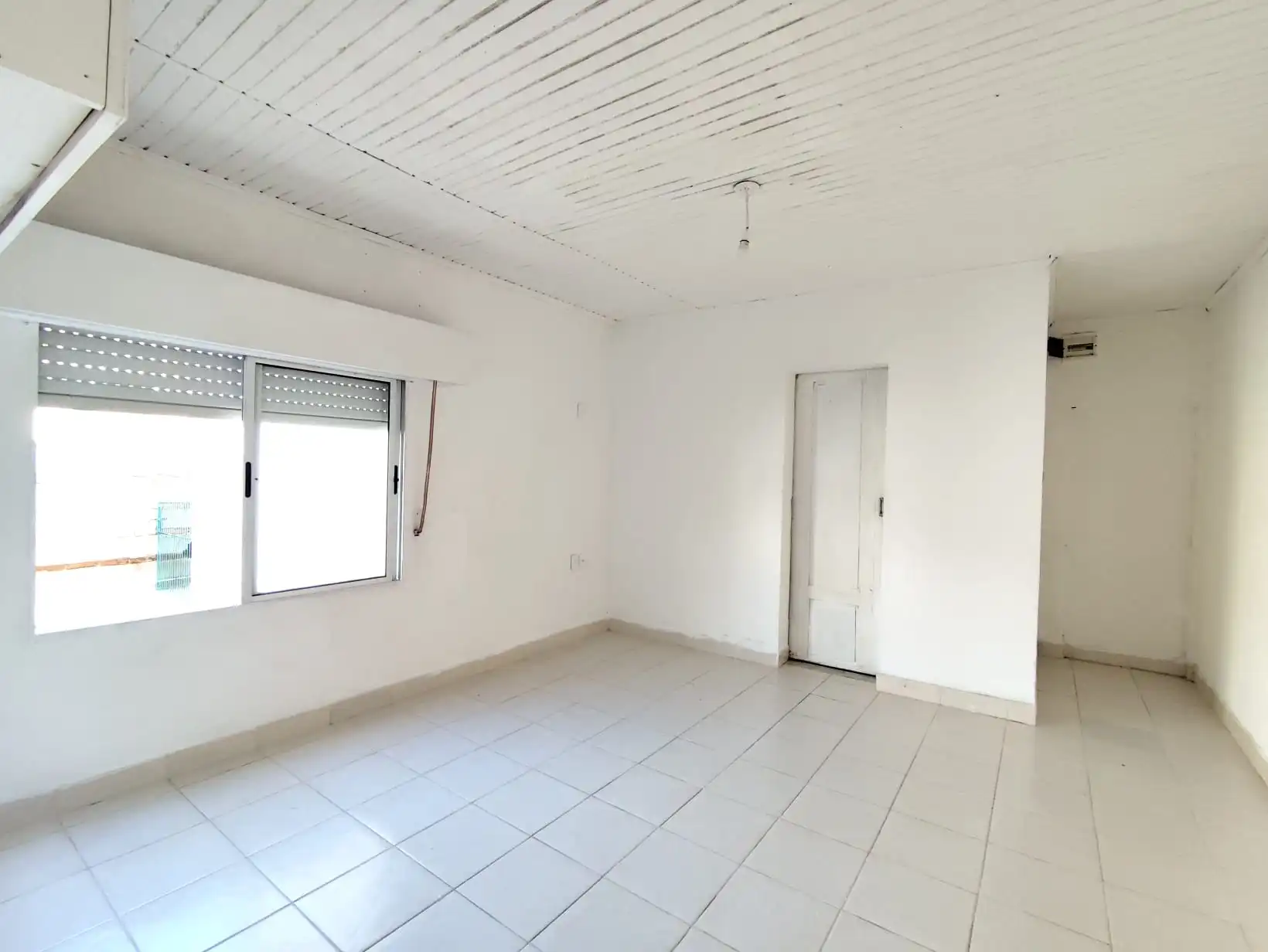 Apartamento – Espinola N° 844 al fondo entre Pbro. Bentancur y Ansina