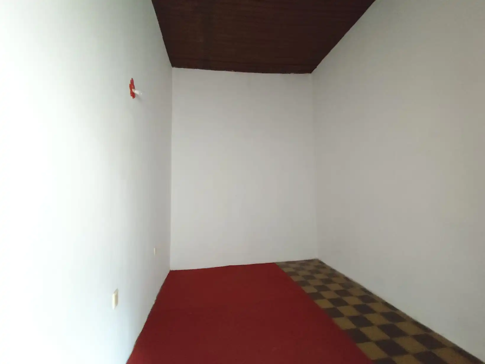 Casa – 25 de Mayo N° 239 entre Brasil y Canaro