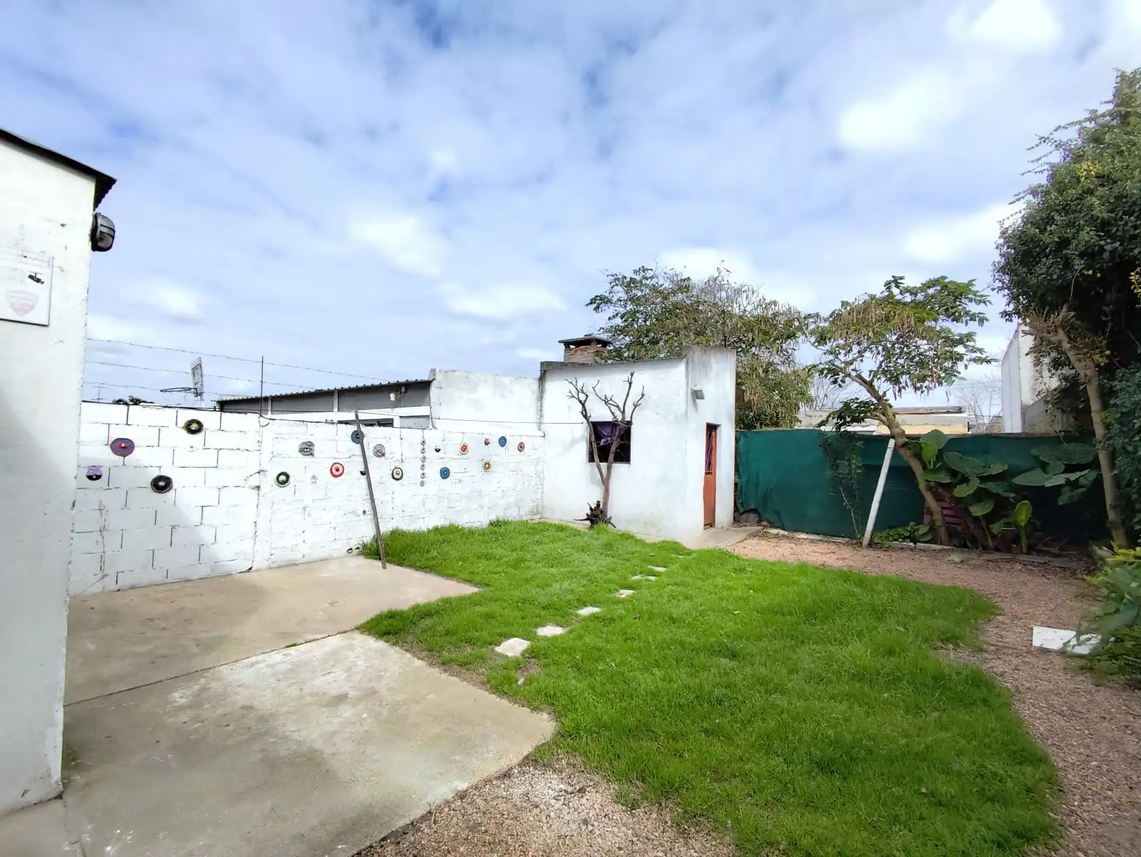 Casa – 25 de Mayo N° 239 entre Brasil y Canaro