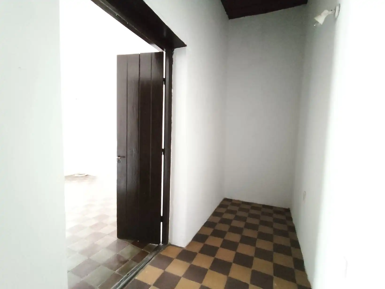 Casa – 25 de Mayo N° 239 entre Brasil y Canaro