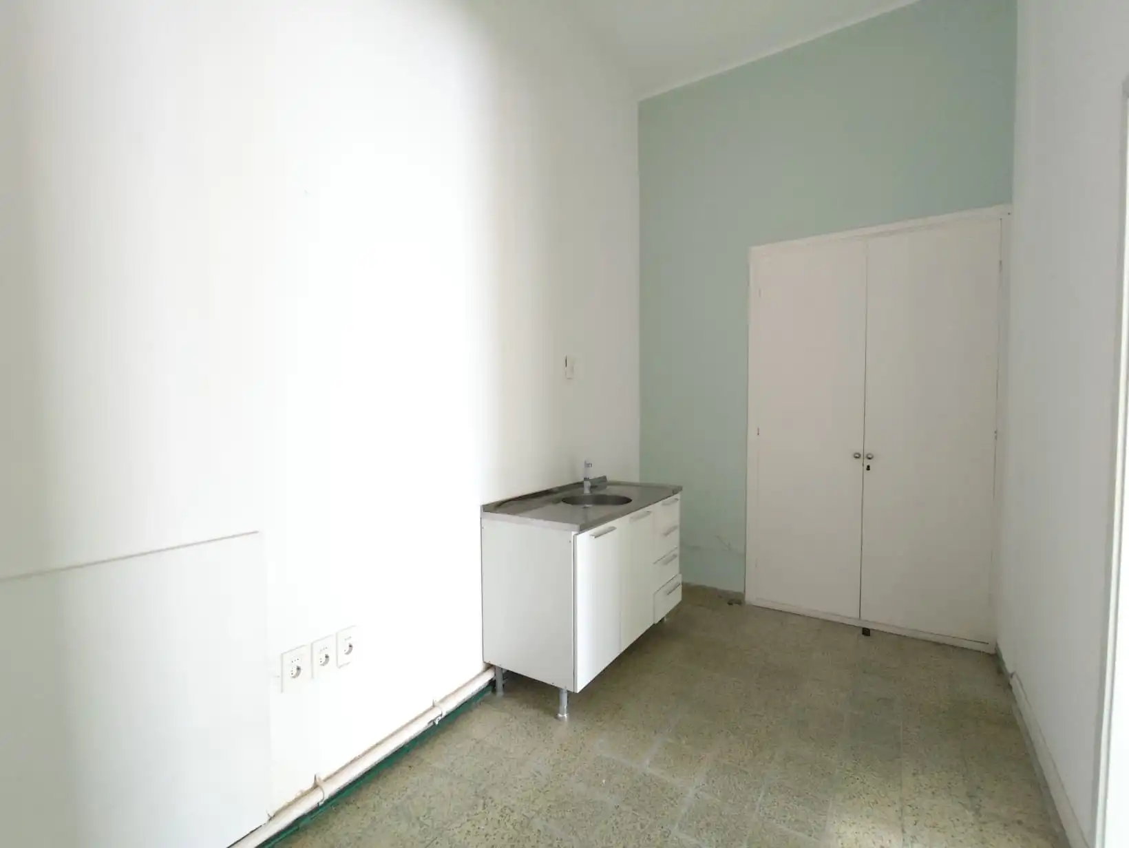 Local Comercial – 25 de Mayo N° 662 entre Bengoa y Zorrilla