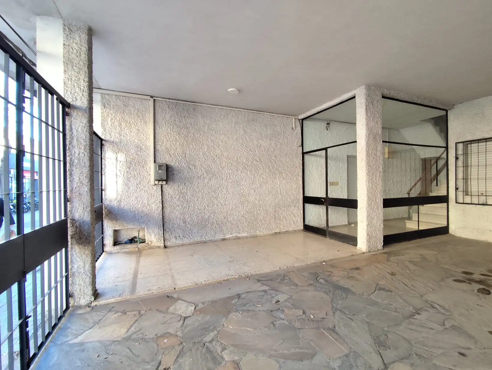 Apartamento – Colón N° 523 entre Batlle y Ordoñez y Patonal Asamblea
