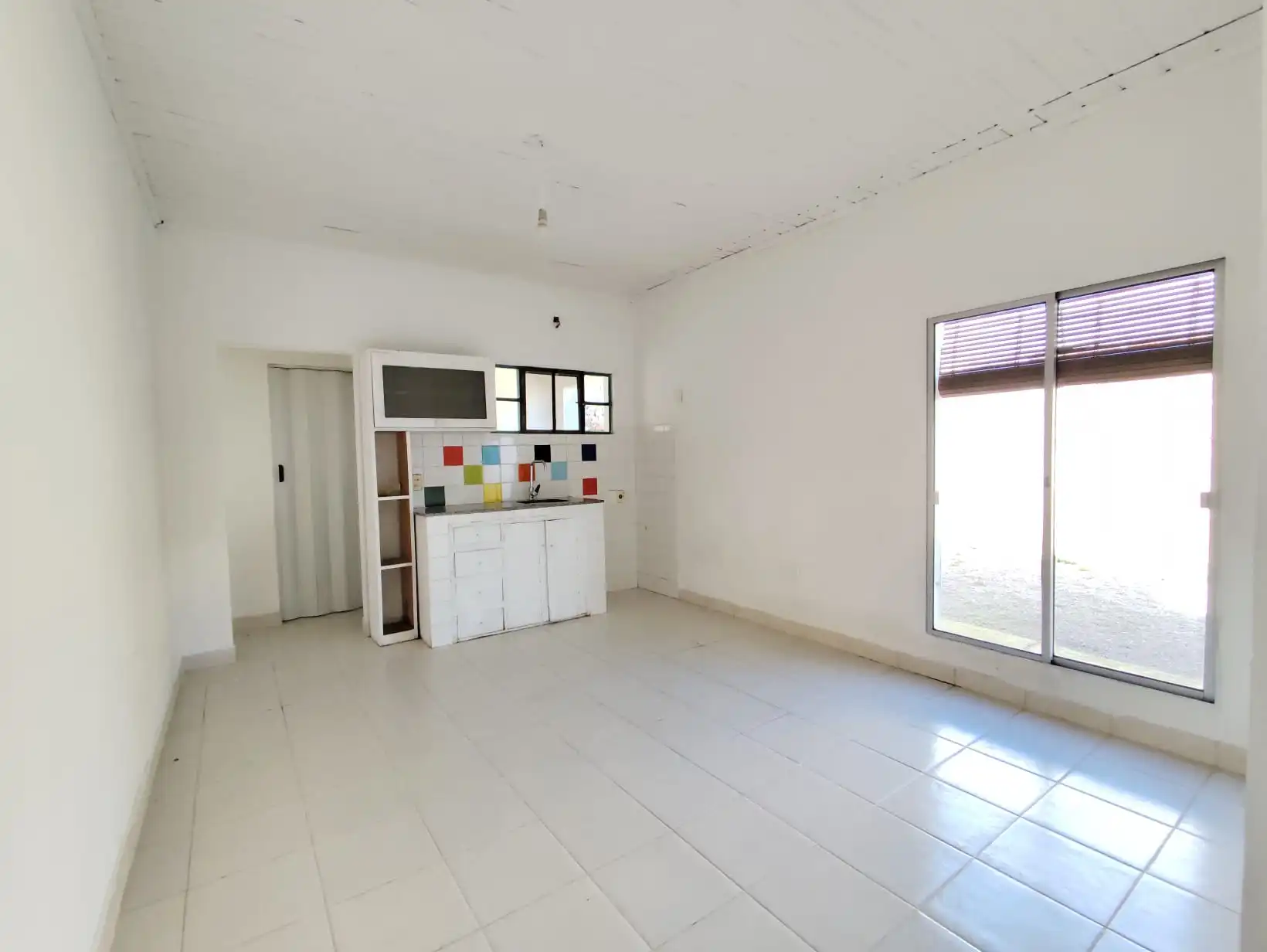 Apartamento – Espinola N° 844 al fondo entre Pbro. Bentancur y Ansina