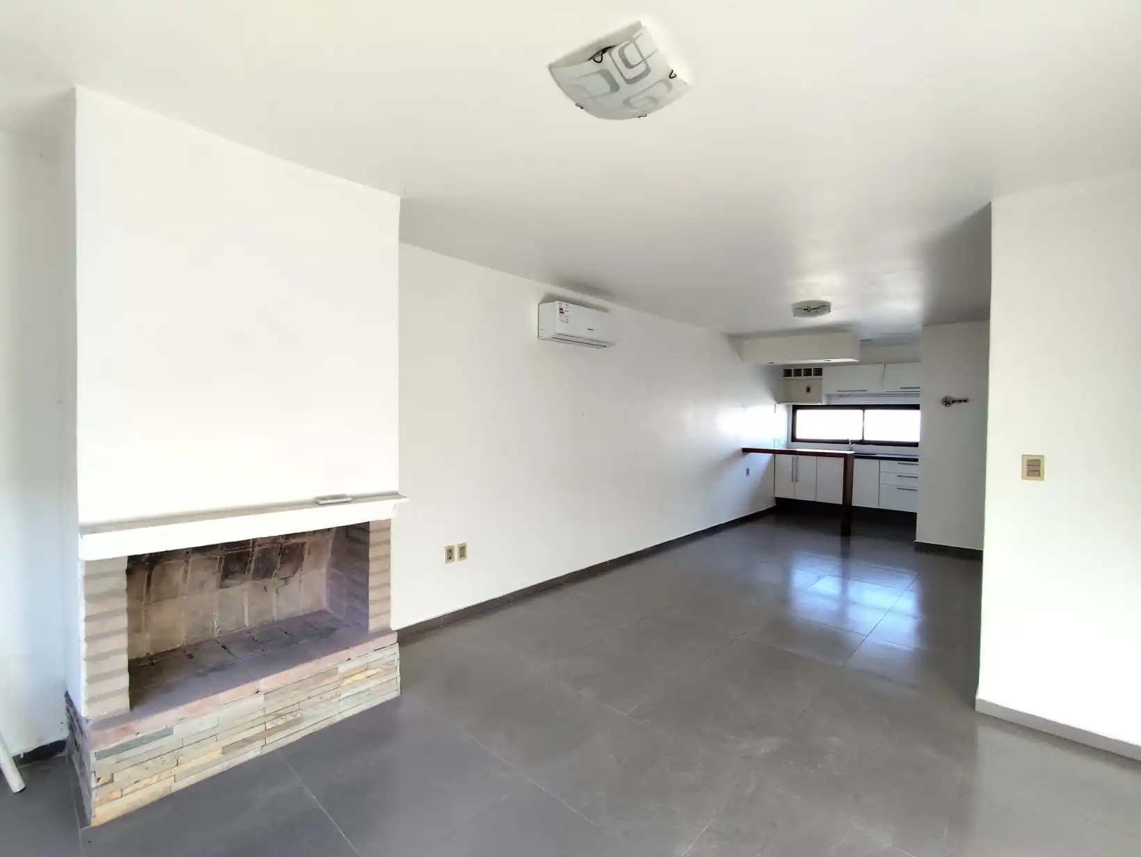 Apartamento – Treinta y Tres N° 742 Apto. 1 entre Batlle Berres y Zorrilla