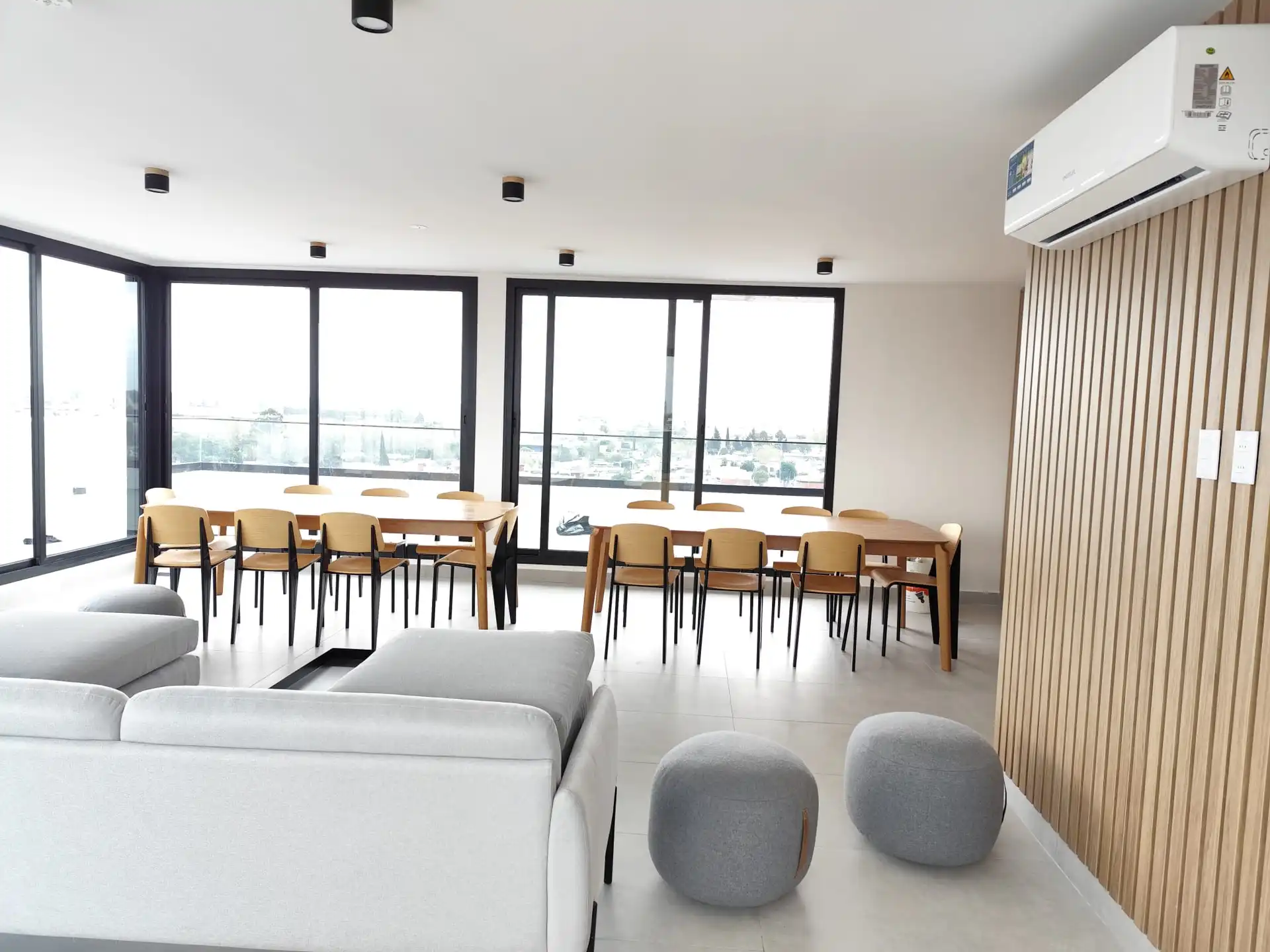 Apartamento – 25 de Mayo esquina Pbro. Bentancur Unidades 202 y 302