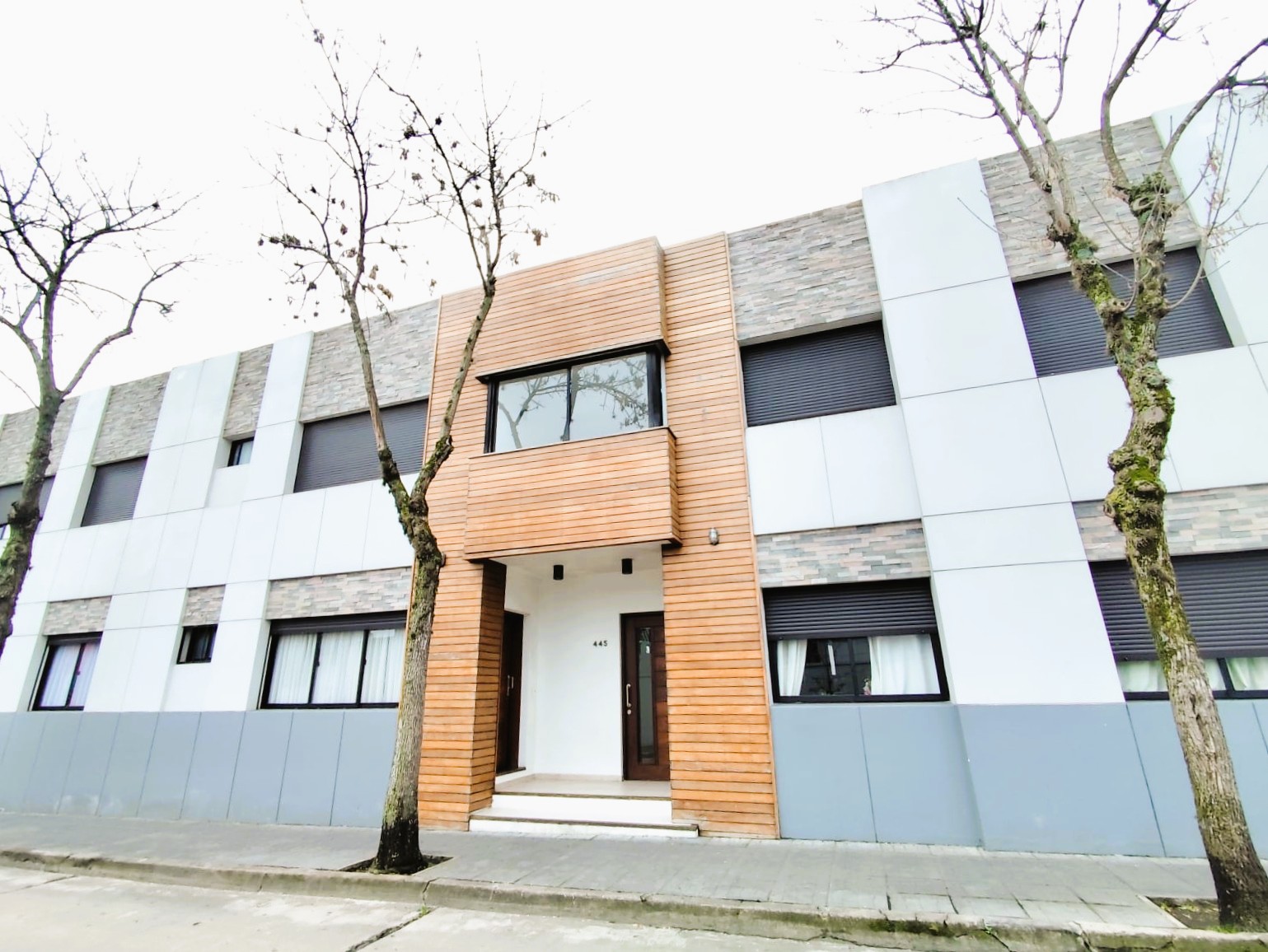 Apartamento – Larrañaga N° 445 Apto. 105 esquina Artigas