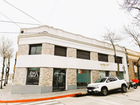 Apartamento – Larrañaga N° 445 Apto. 105 esquina Artigas