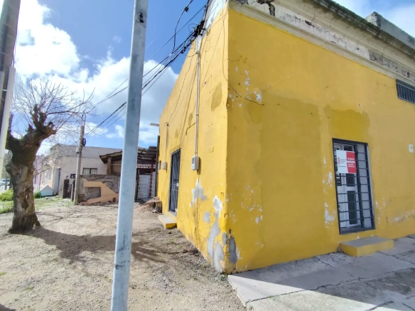 Casa – Rivera N° 772 bis esquina Pbro. Bentancur