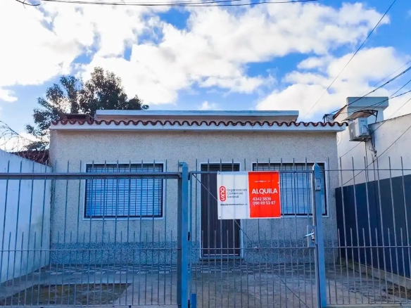 Casa – Larrañaga N° 913 – Entre Frugoni y Antonio Pan