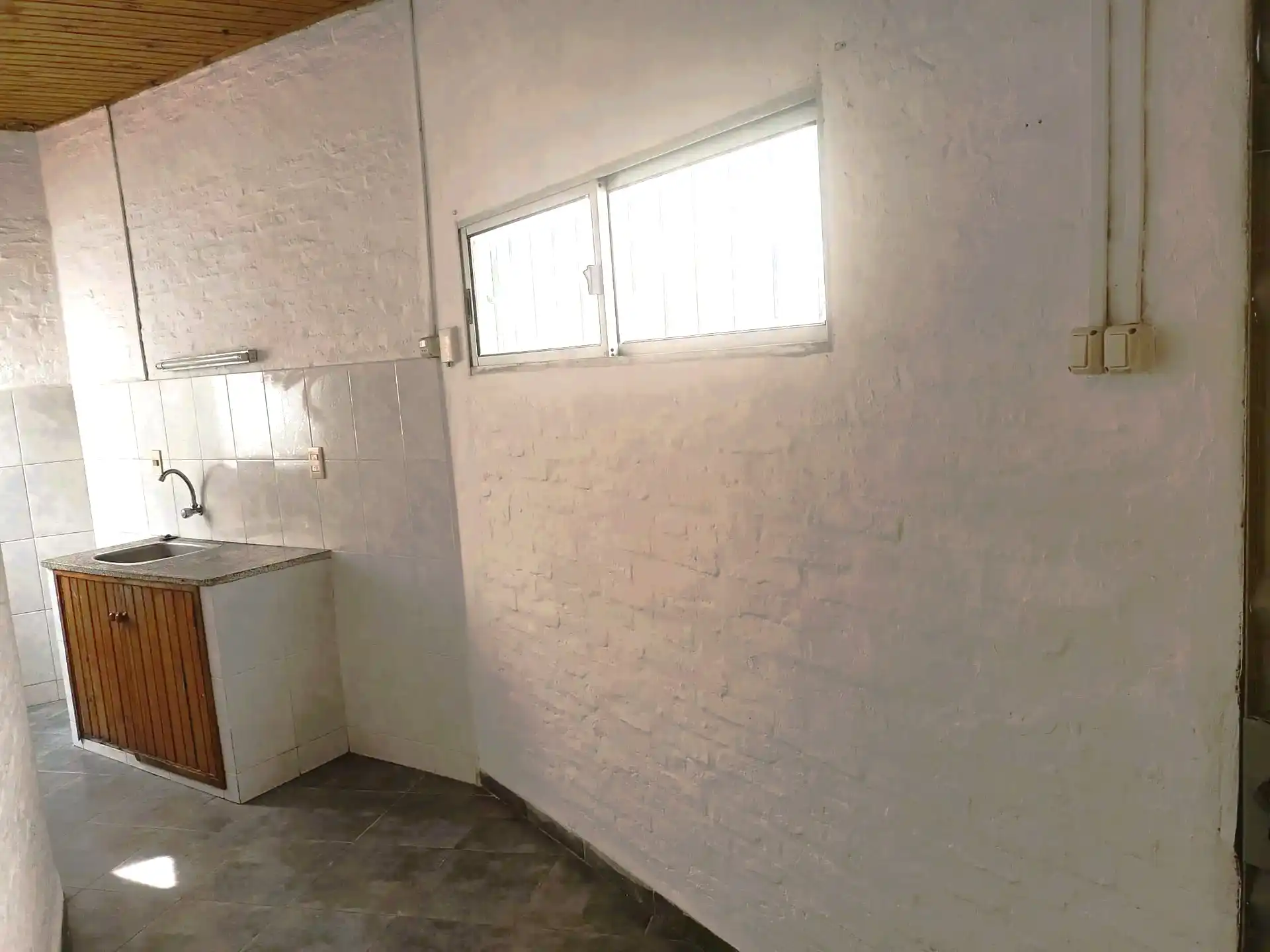 Apartamento – Brasil N° 565 Apto 3 entre 25 de Mayo y Sarandí