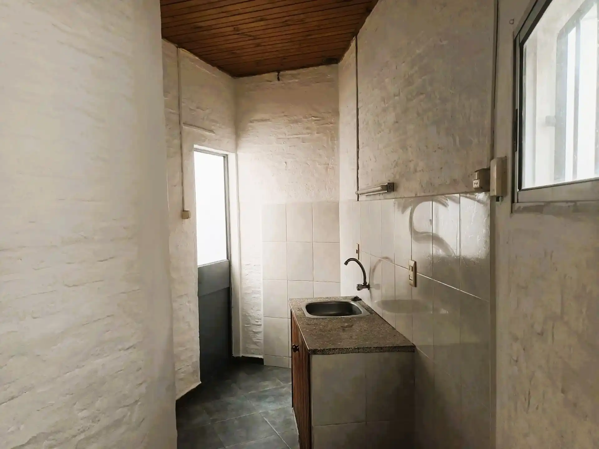 Apartamento – Brasil N° 565 Apto 3 entre 25 de Mayo y Sarandí