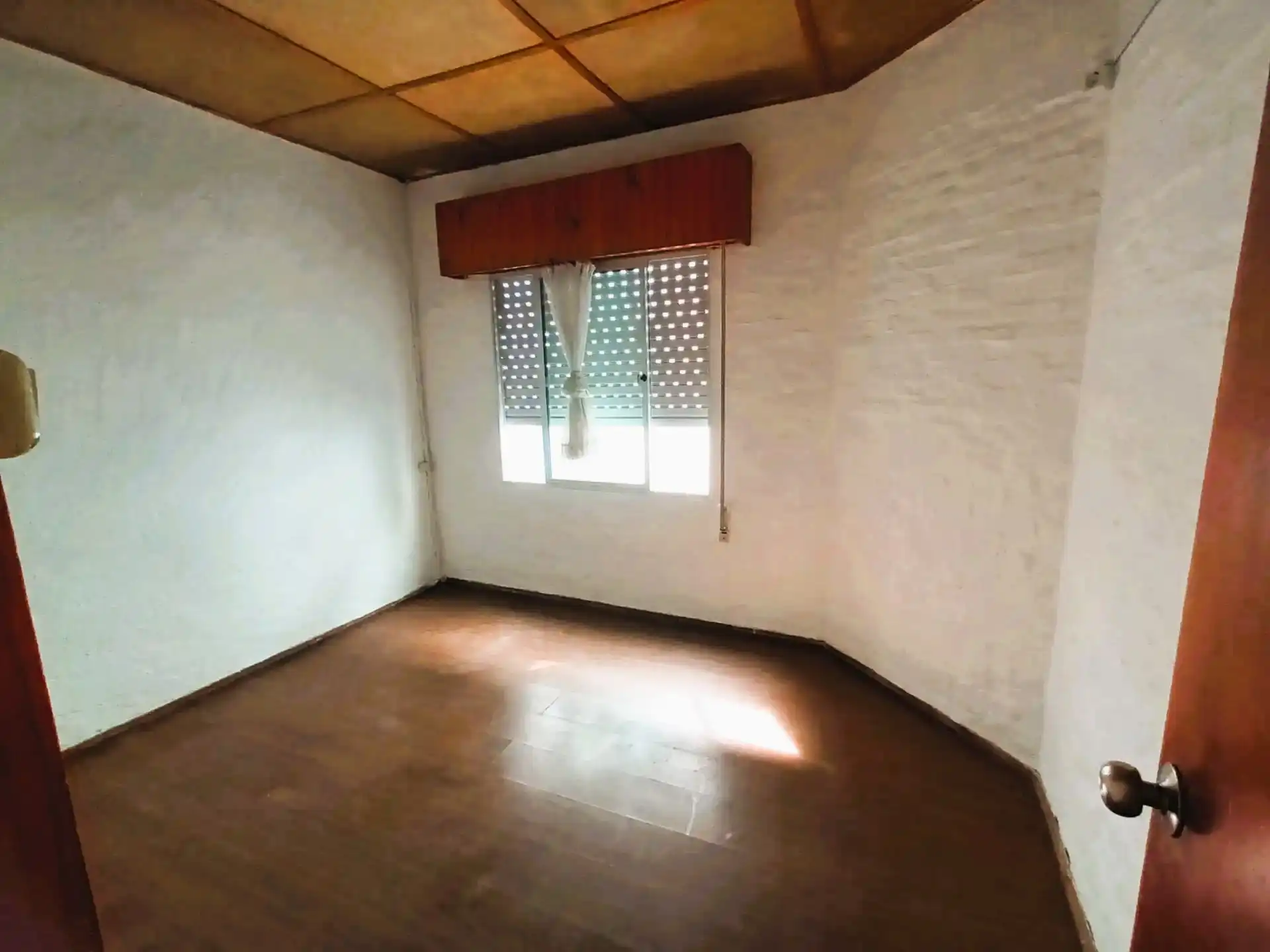 Apartamento – Brasil N° 565 Apto 3 entre 25 de Mayo y Sarandí
