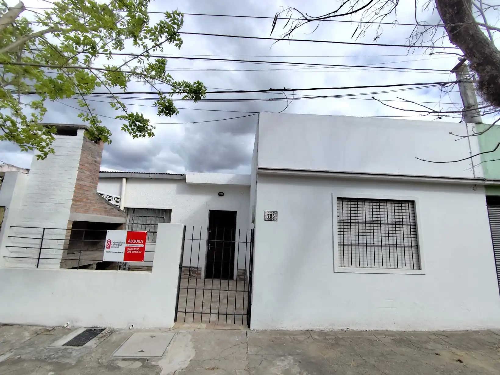 Casa – Canaro Nª 786 entre Oribe y Di Martino