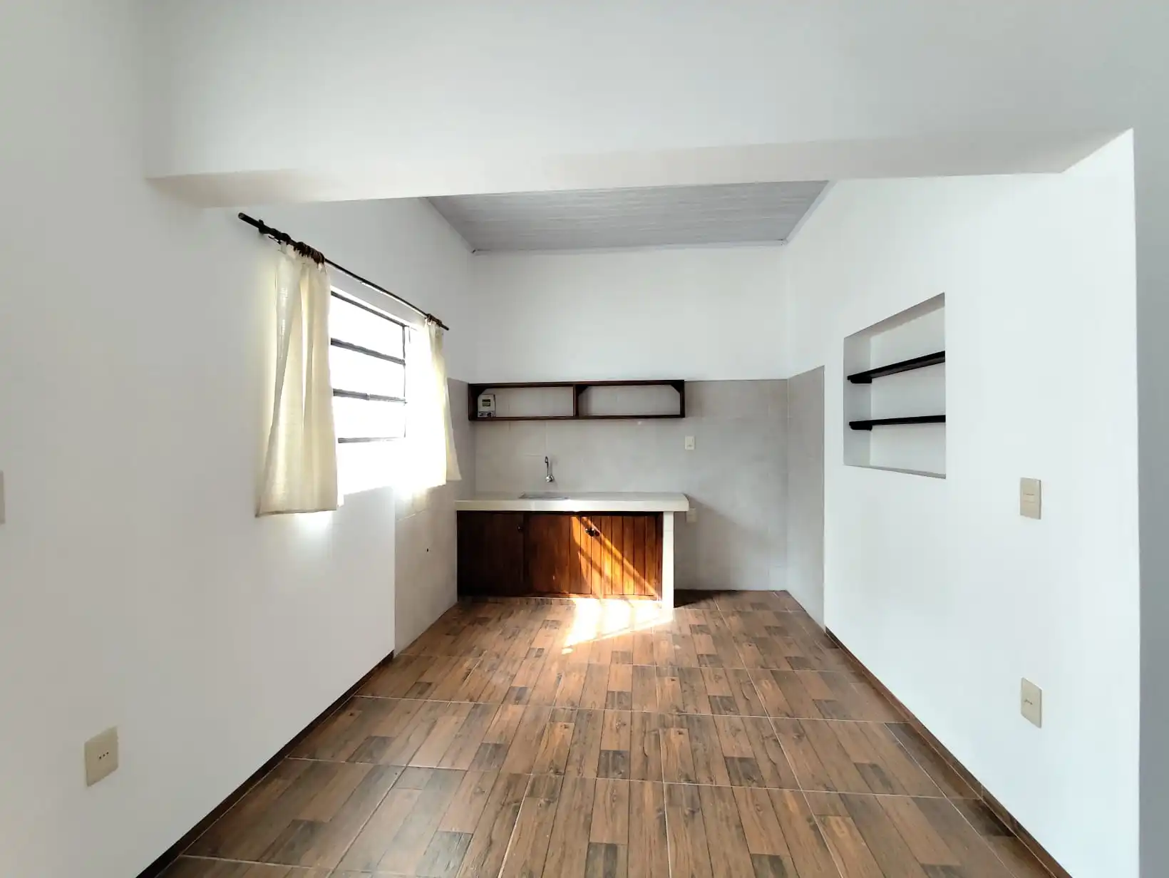 Casa – Canaro Nª 786 entre Oribe y Di Martino