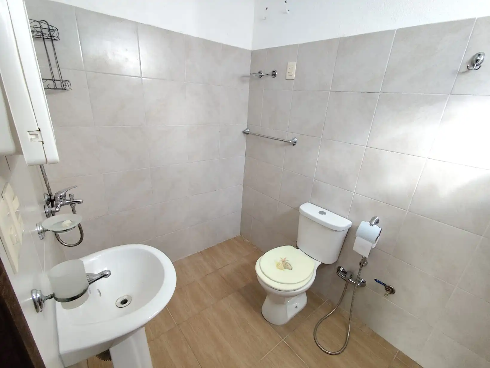 Casa – Canaro Nª 786 entre Oribe y Di Martino
