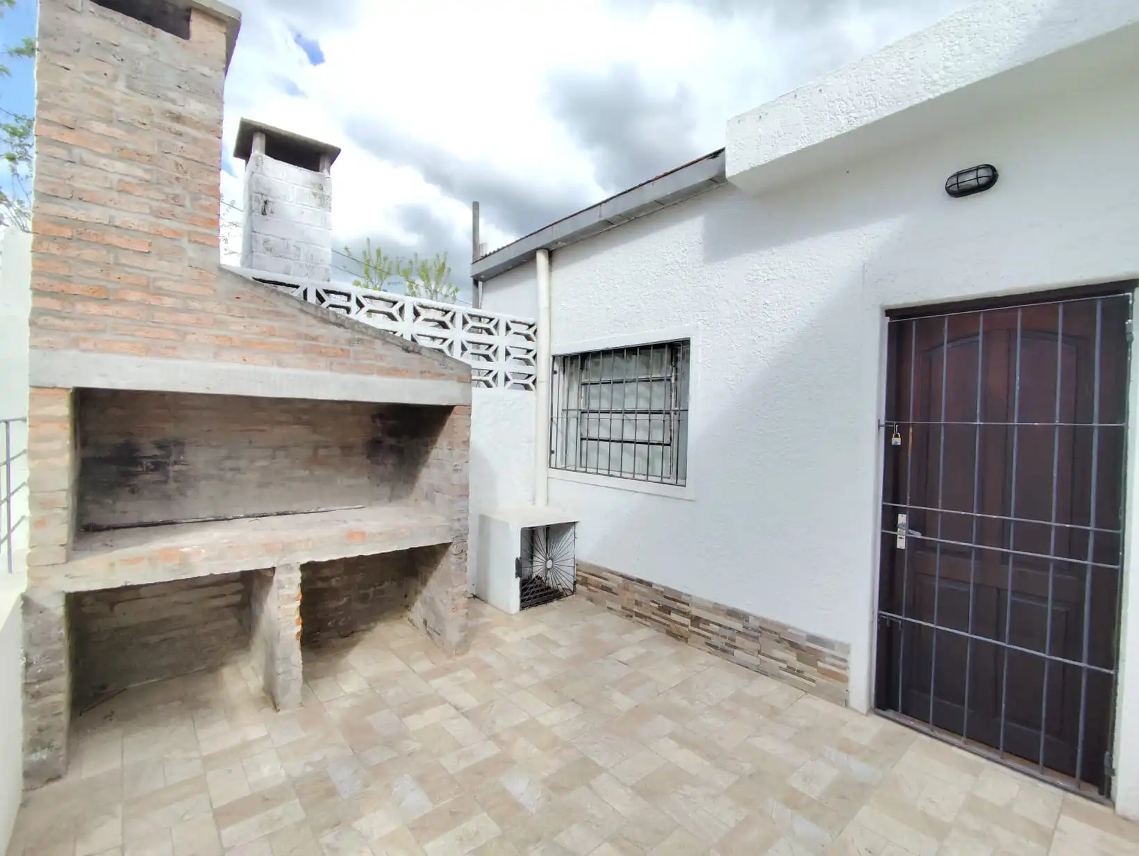 Casa – Canaro Nª 786 entre Oribe y Di Martino