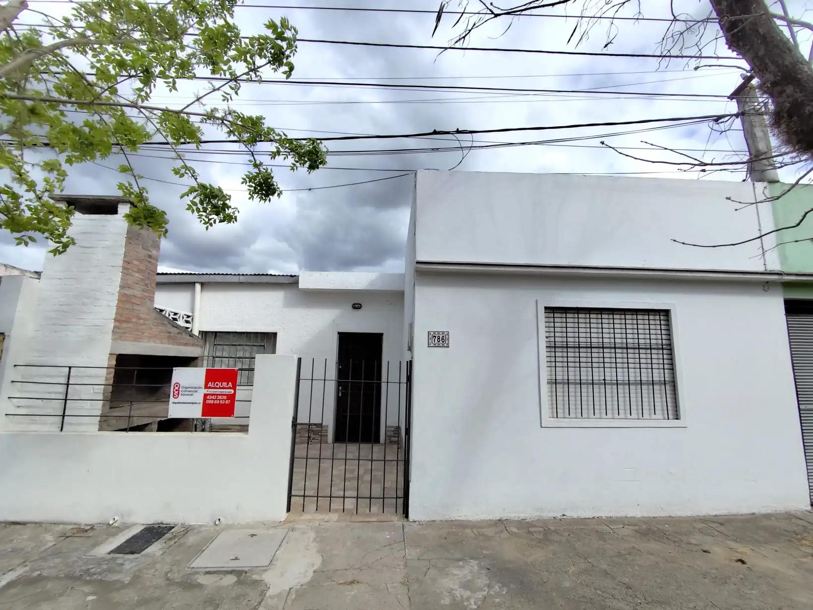 Casa – Canaro Nª 786 entre Oribe y Di Martino