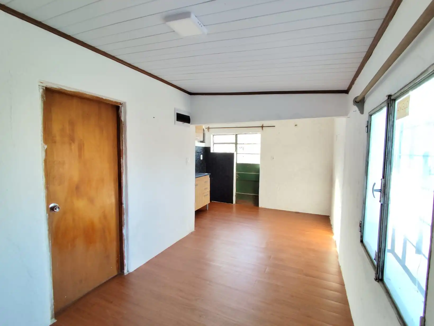 Casa – Fco. Espinola N° 065 entre Dardo Barceló y Pompilio Garcia