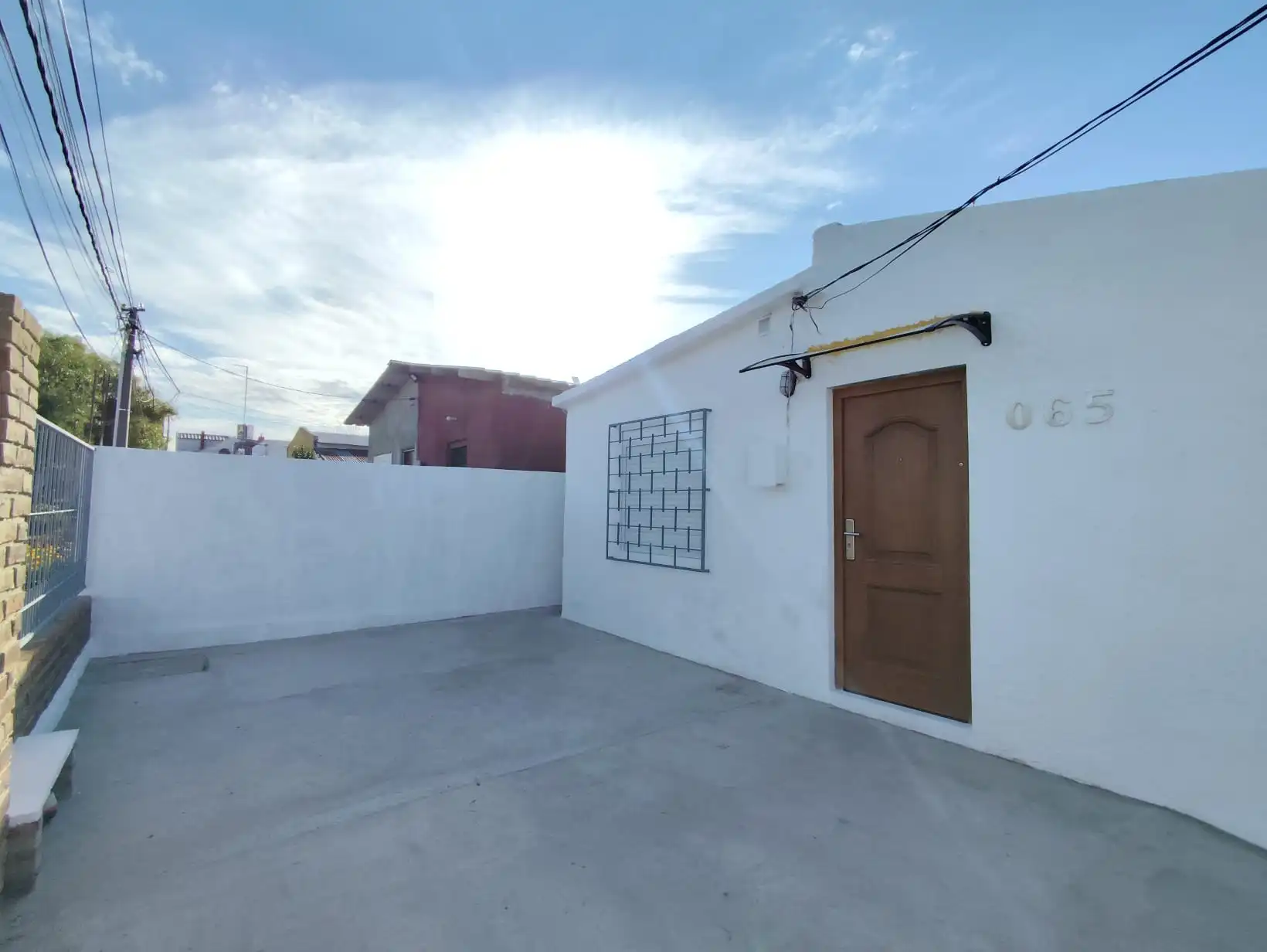 Casa – Fco. Espinola N° 065 entre Dardo Barceló y Pompilio Garcia