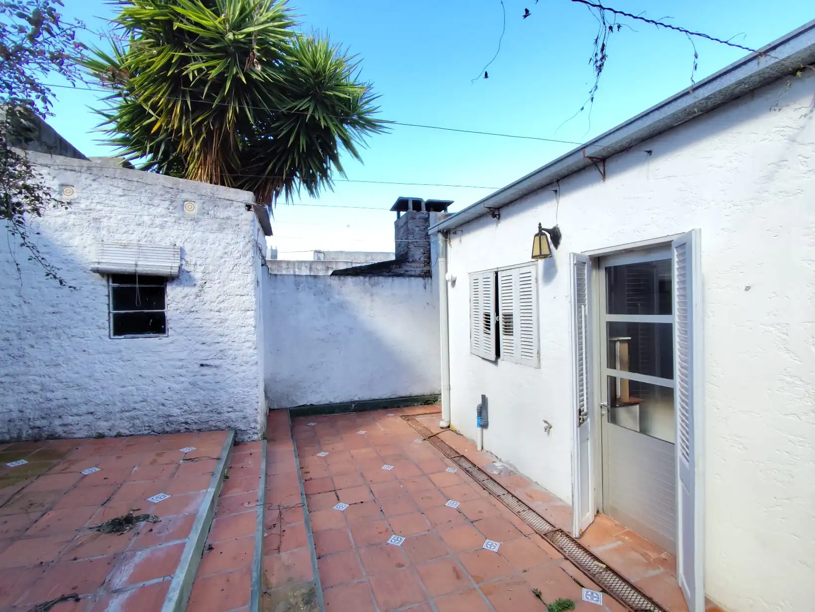 Casa – Ituzangó Nª 414 entre Ciganda y Larrañaga