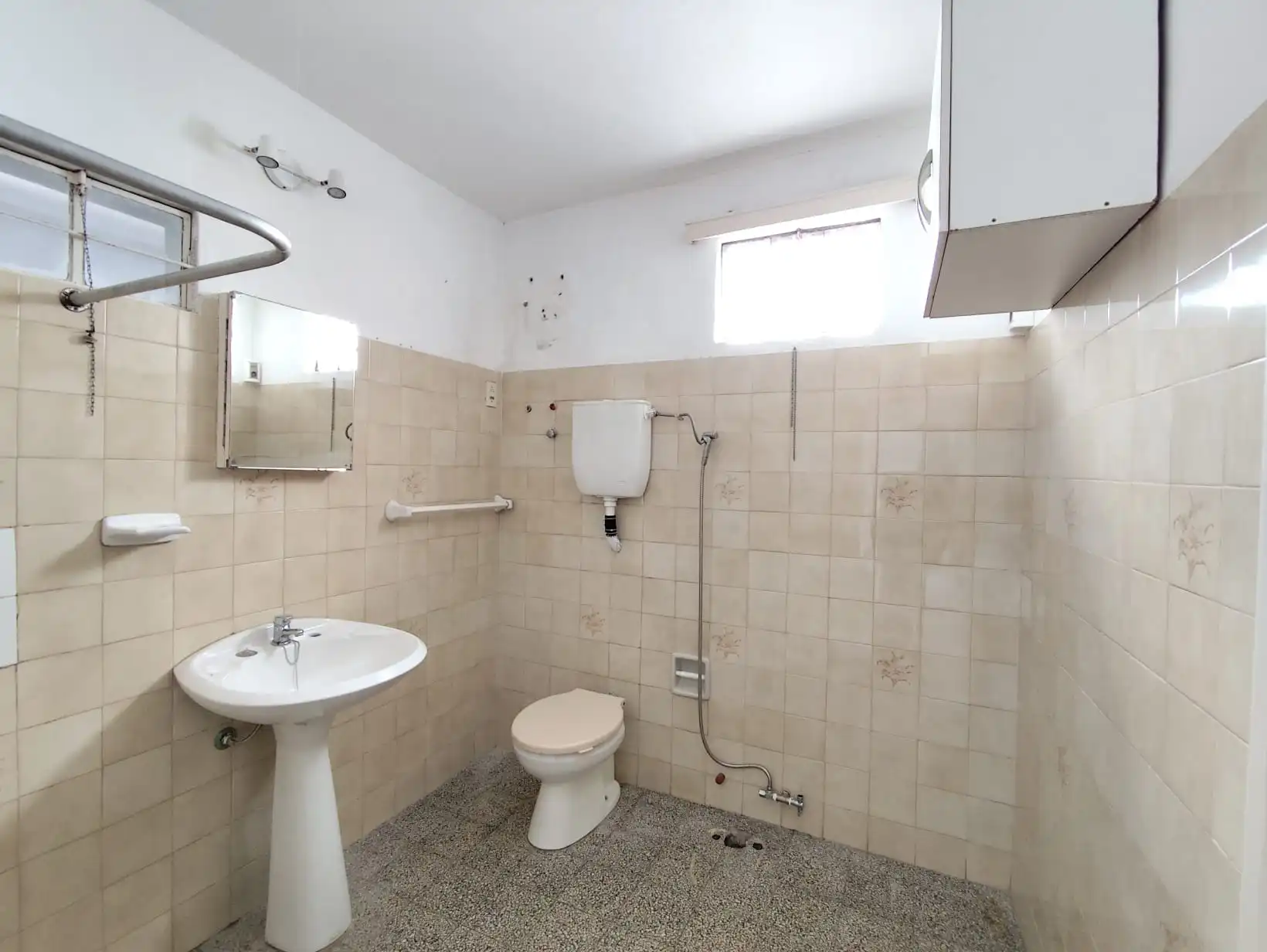 Casa – Ituzangó Nª 414 entre Ciganda y Larrañaga