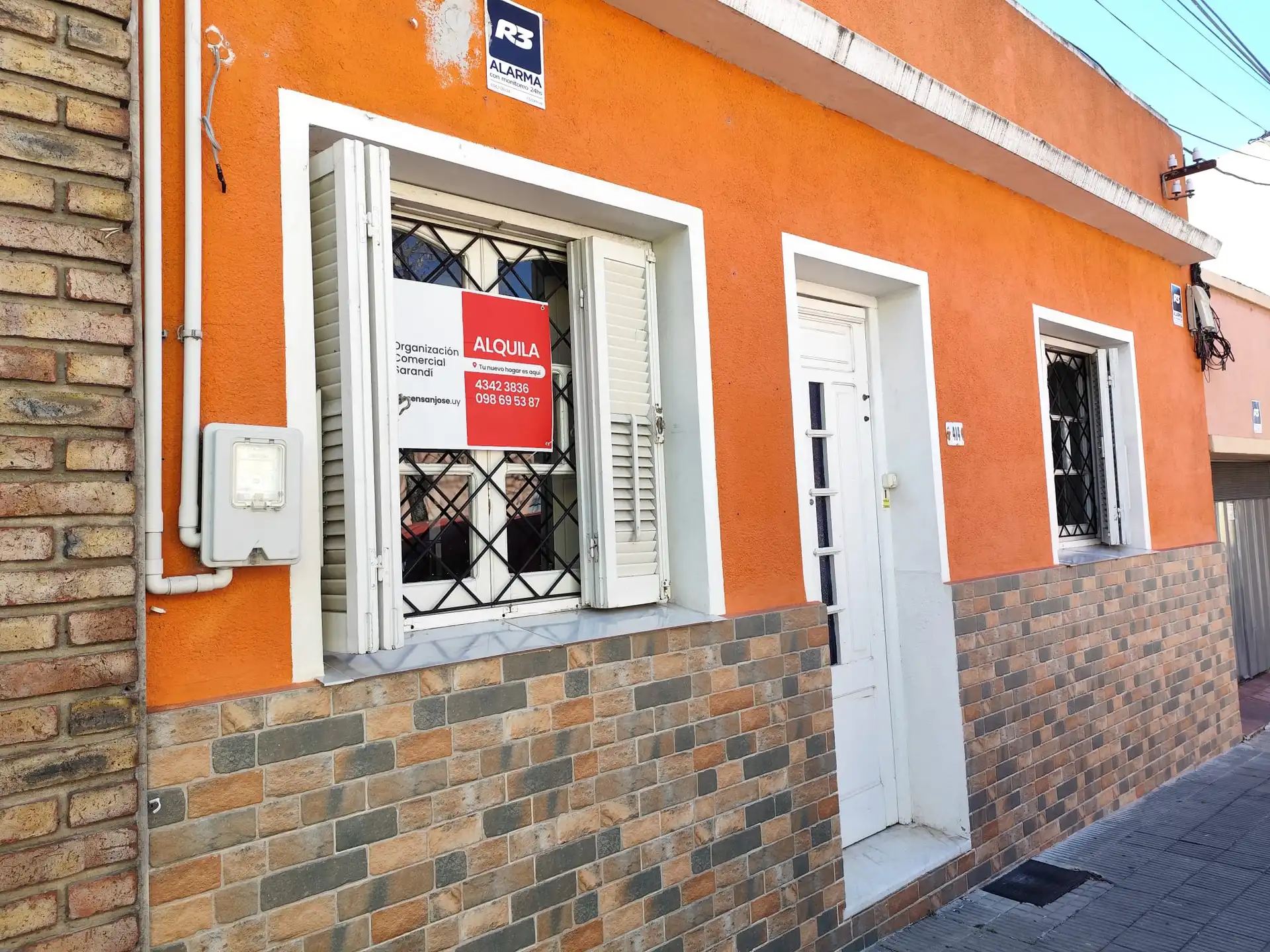 Casa – Ituzangó Nª 414 entre Ciganda y Larrañaga
