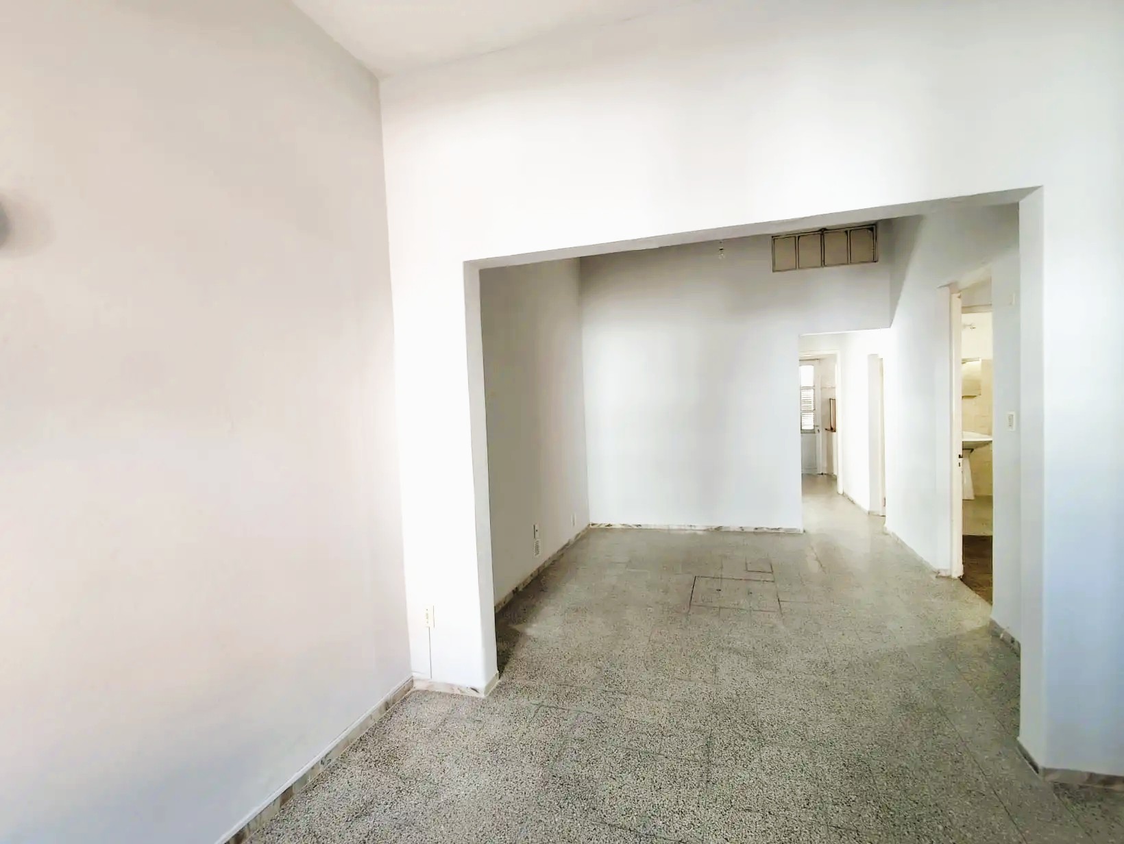 Casa – Ituzangó Nª 414 entre Ciganda y Larrañaga
