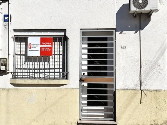 Casa – Ituzangó Nª 425 entre Ciganda y Larrañaga