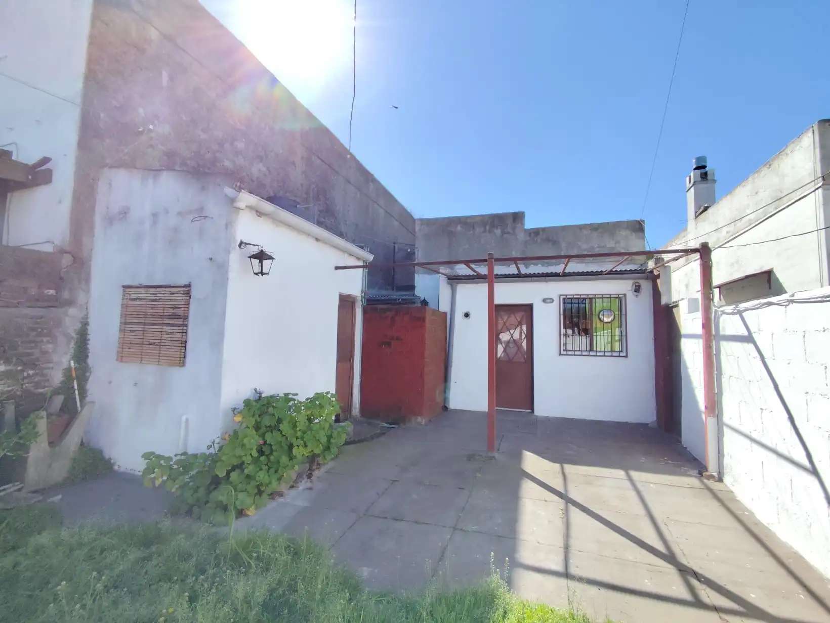 Casa – Ituzangó Nª 425 entre Ciganda y Larrañaga