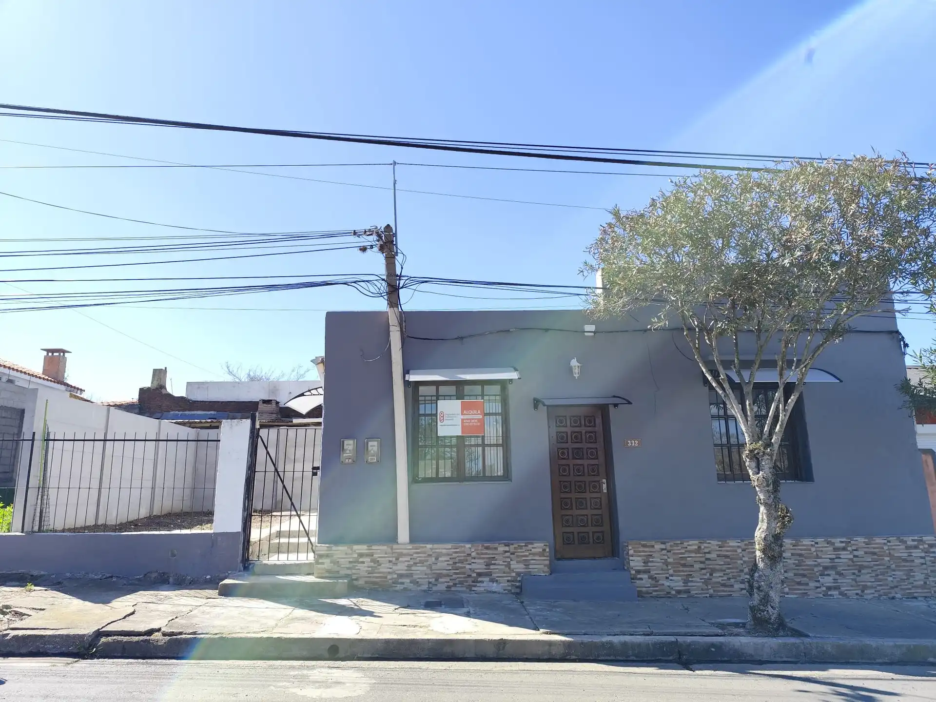 Casa – Carlos Larriera Nª332 entre Herrera y Vidal