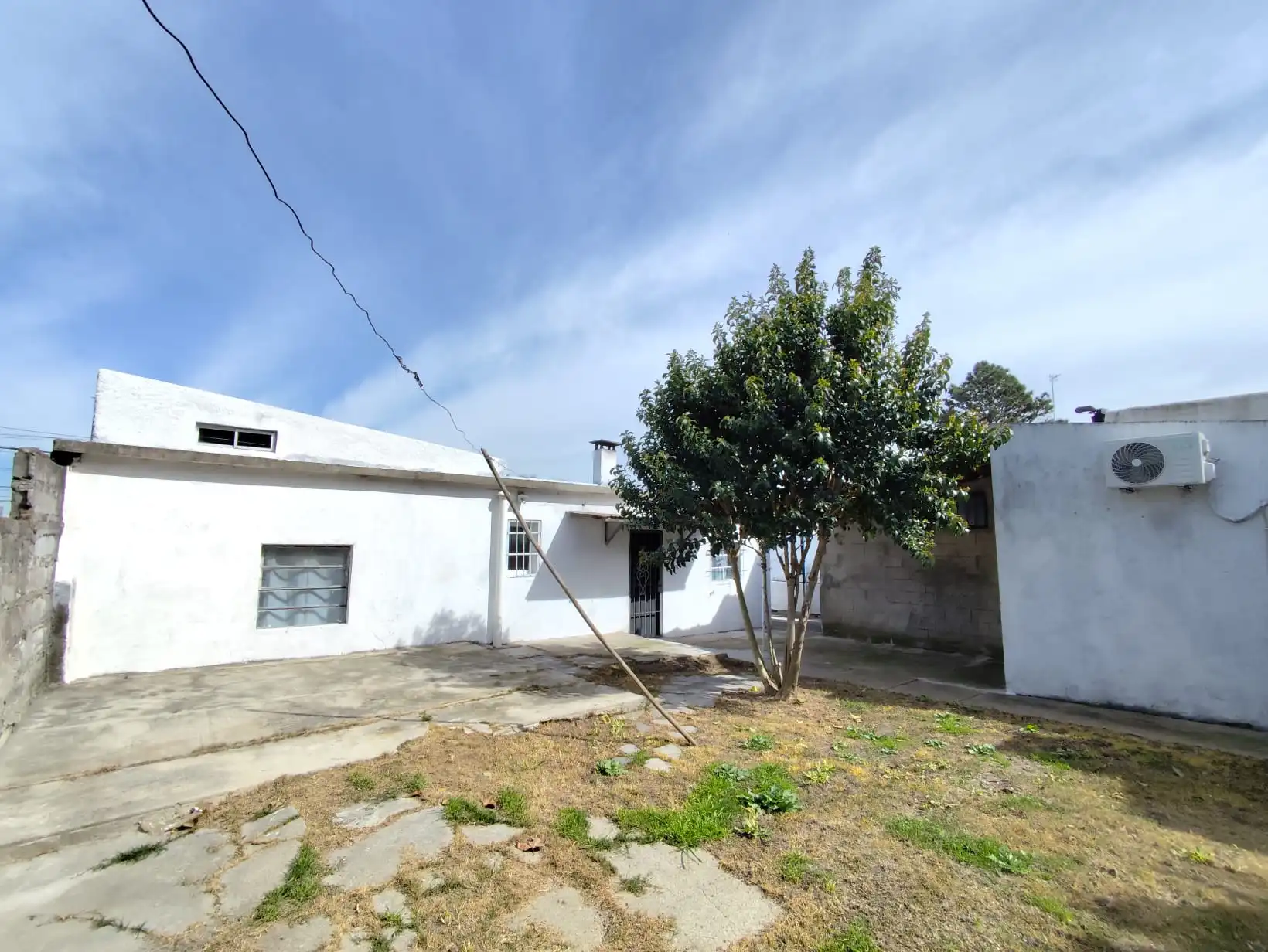 Casa – Treinta y Tres N° 3404 entre C.Solari y F.Rodriguez