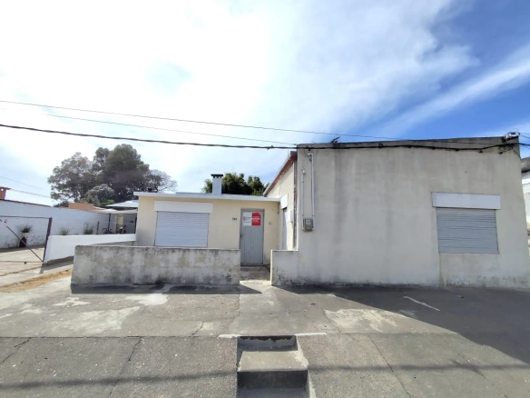 Casa – Treinta y Tres N° 3404 entre C.Solari y F.Rodriguez