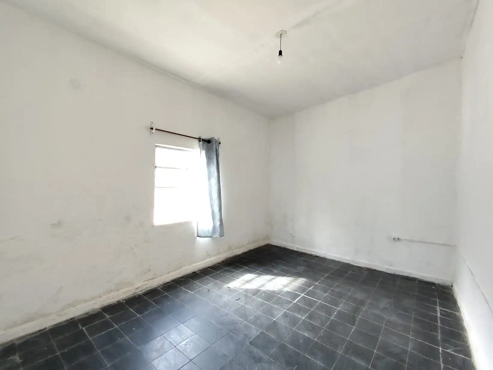 Casa – Treinta y Tres N° 3404 entre C.Solari y F.Rodriguez