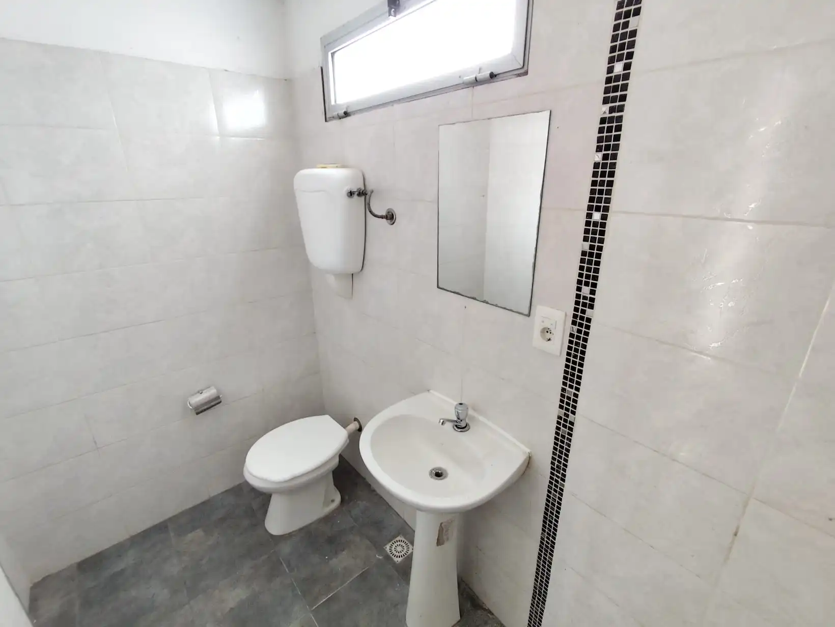 Local Comercial – Treinta y Tres N° 668 Local 2