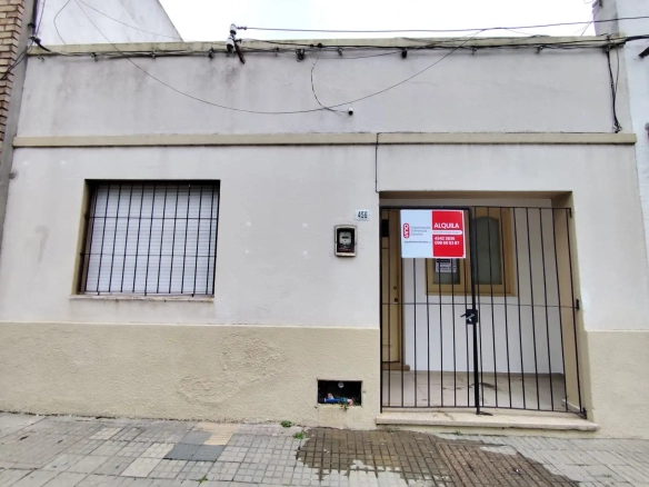 Casa – Batlle Berres N° 456 entre Artigas y Treinta y Tres