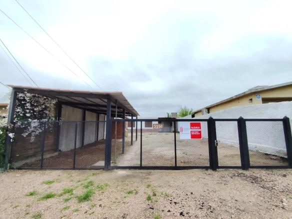 Casa – Pelossi N° 3336 entre Joaquin Torres Garcia y Los Alamos