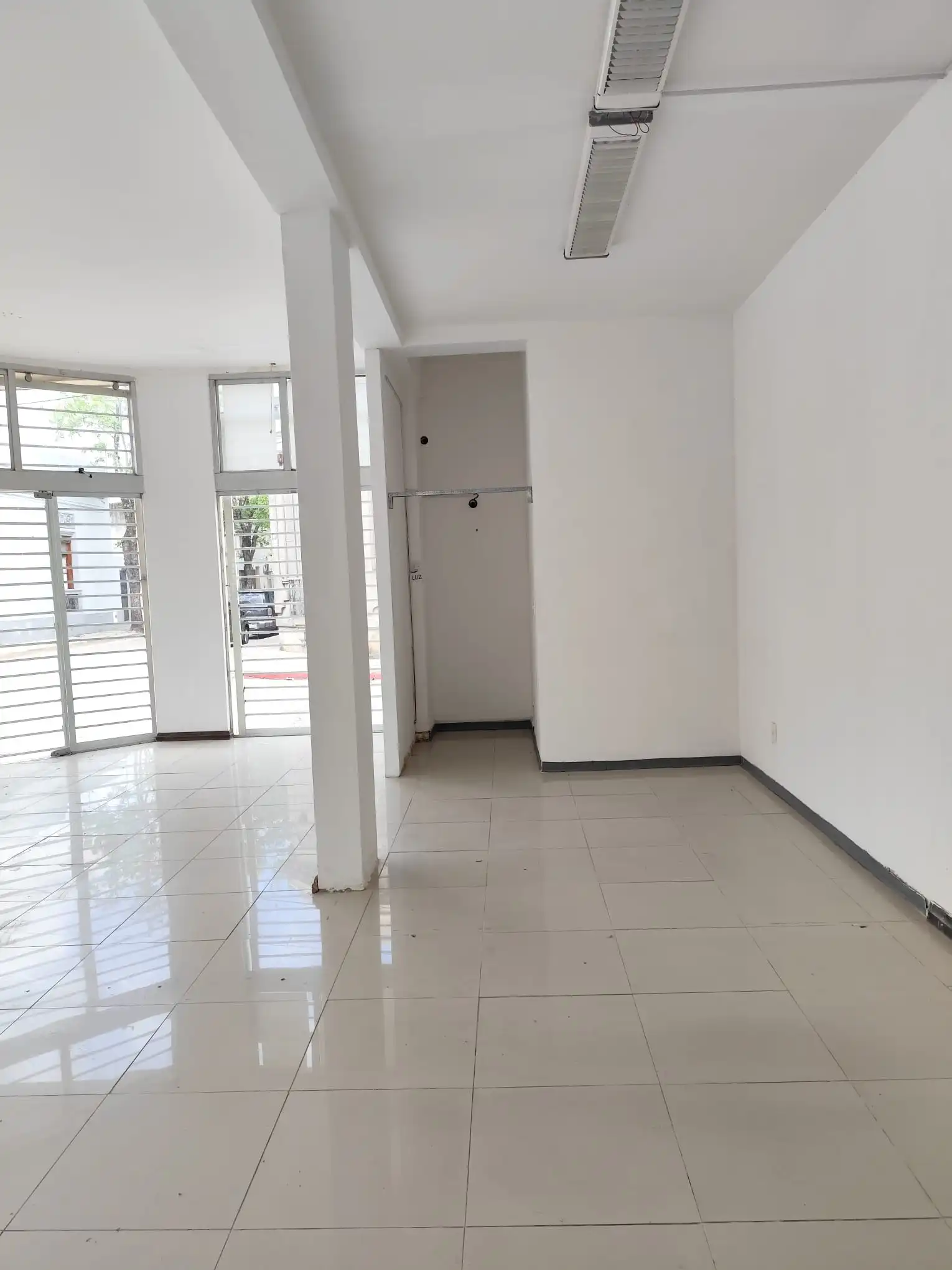 Local comercial – Treinta y Tres esquina Zorrilla de San Martin