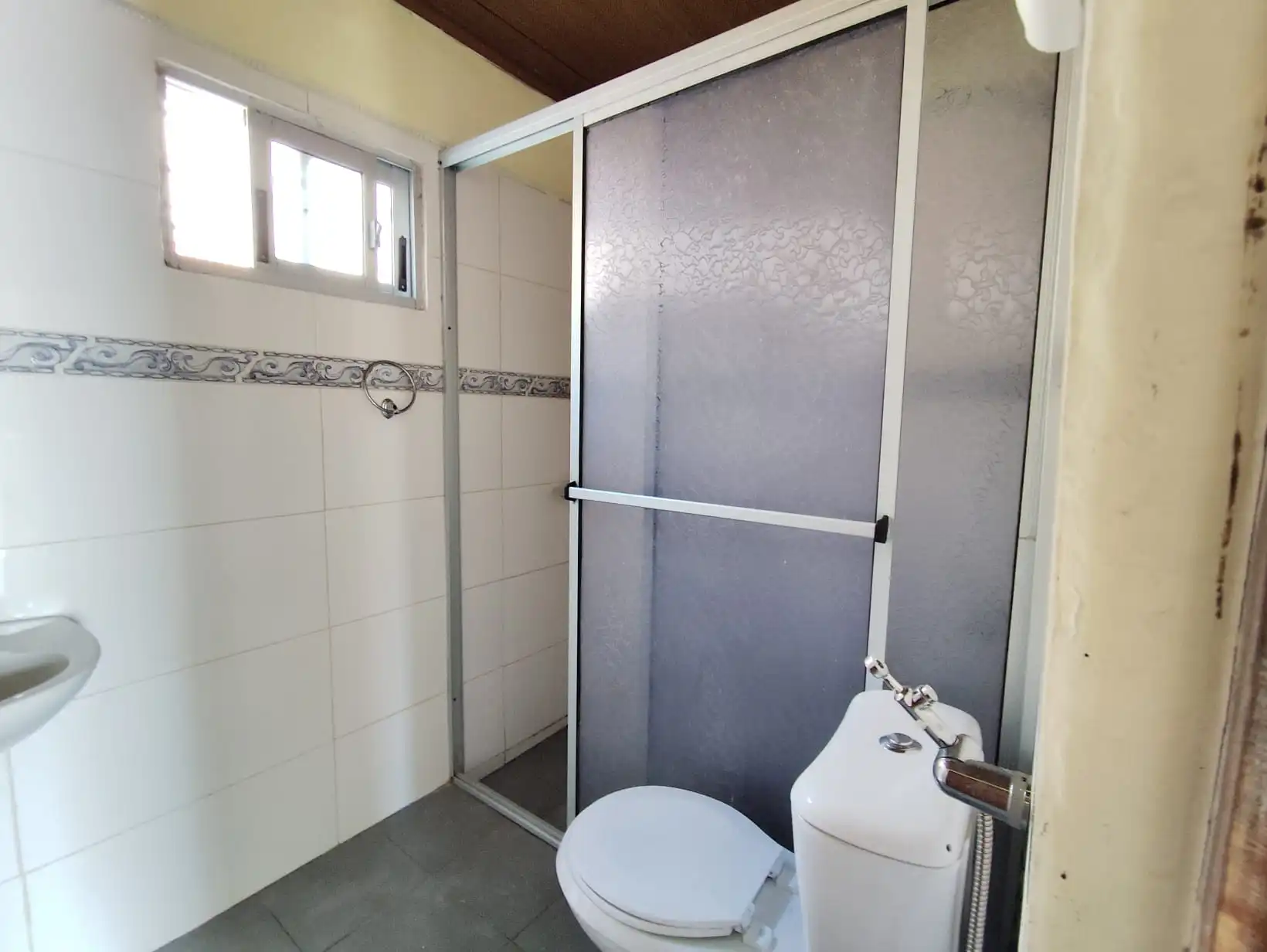 Casa – Hmno. Dionisio N° 1102 bis entre 25 de Agosto y Candido Marín