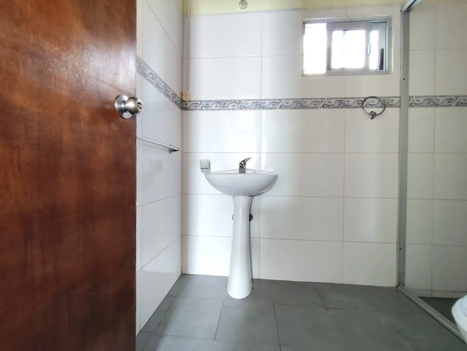 Casa – Hmno. Dionisio N° 1102 bis entre 25 de Agosto y Candido Marín