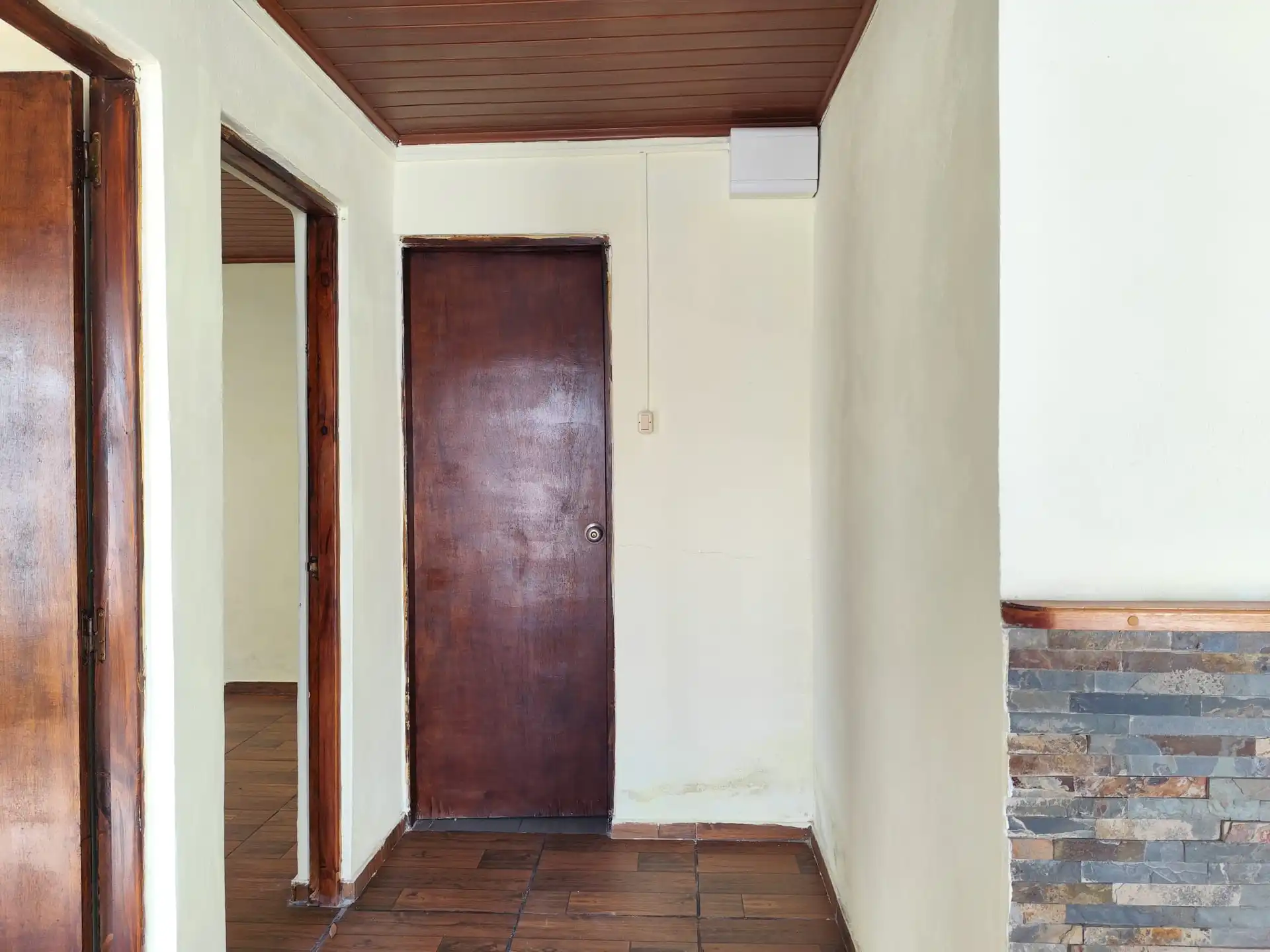 Casa – Hmno. Dionisio N° 1102 bis entre 25 de Agosto y Candido Marín